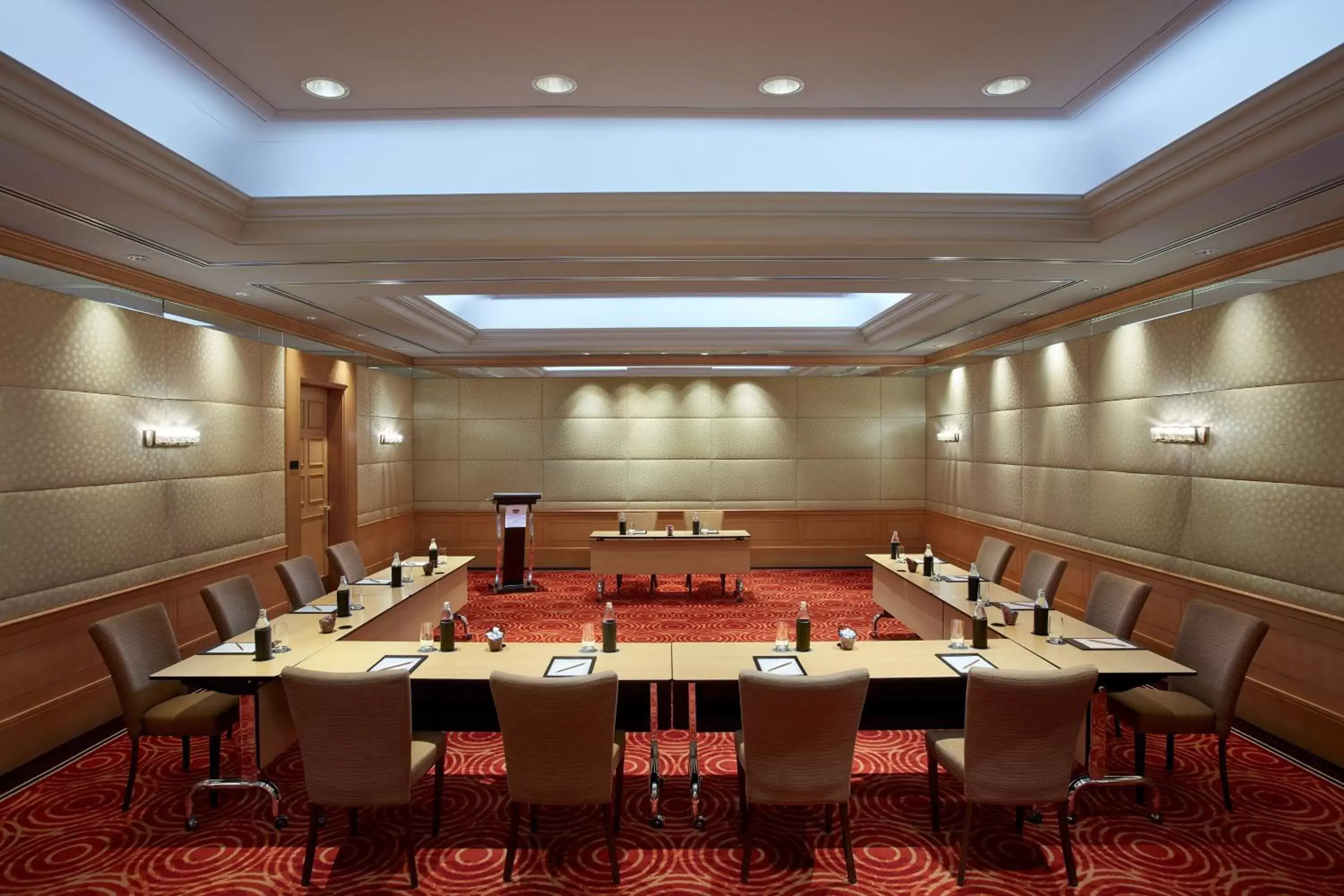 Meeting/conference room in Sheraton Grande Sukhumvit, a Luxury Collection Hotel, Bangkok