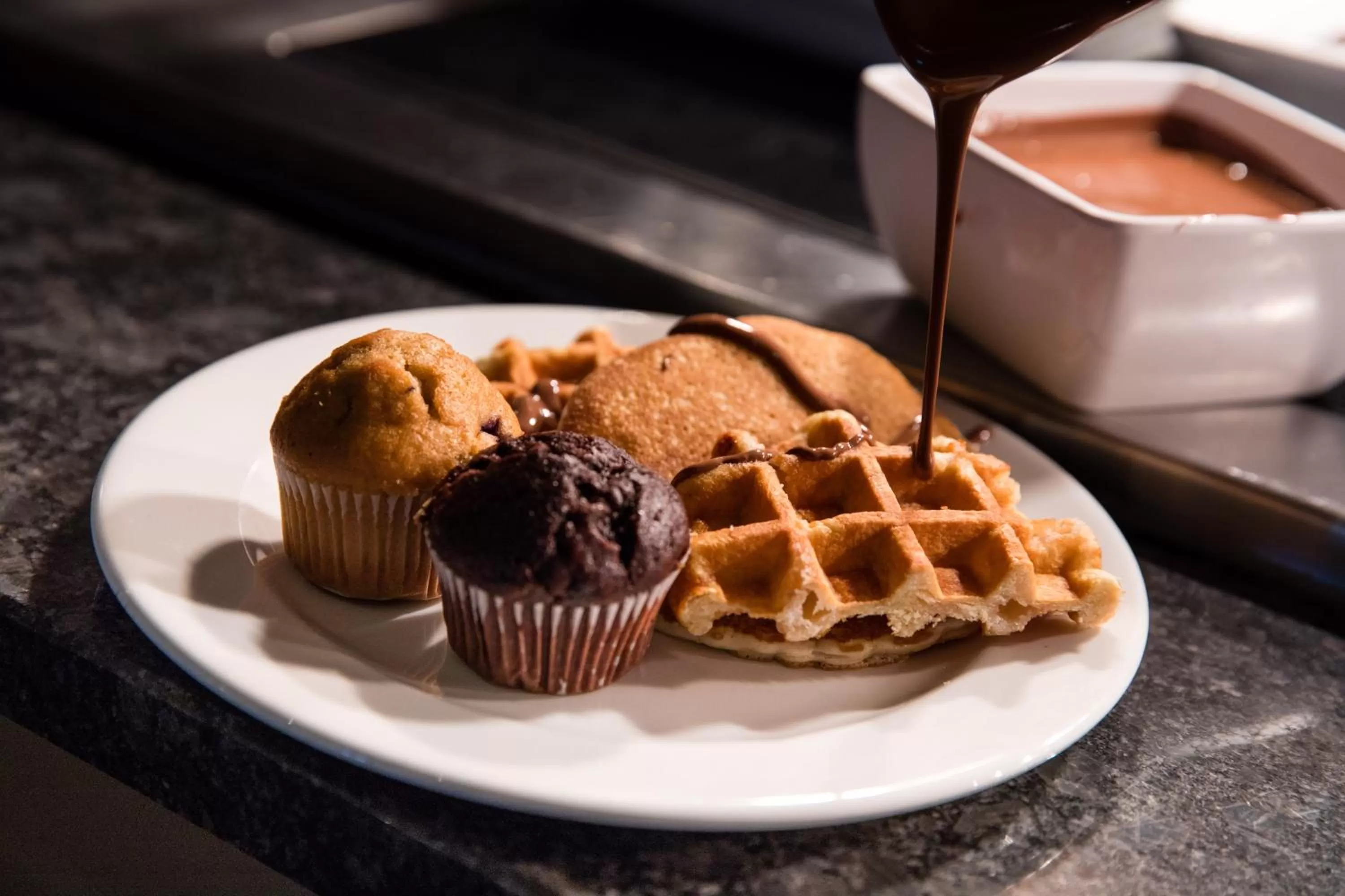 Restaurant/places to eat in Cliffs Hotel