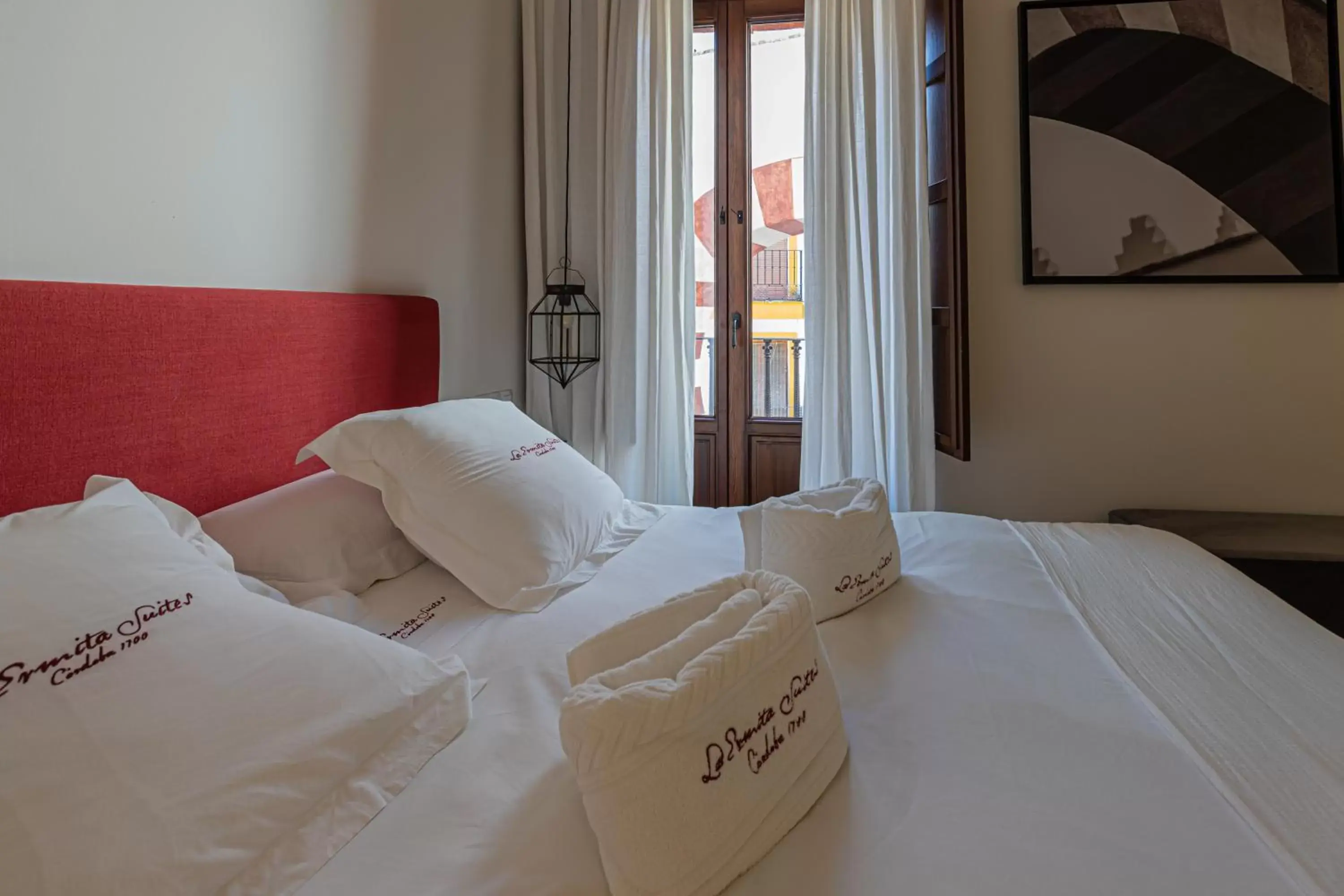 Bed in La Ermita Suites - Único Hotel Monumento de Córdoba