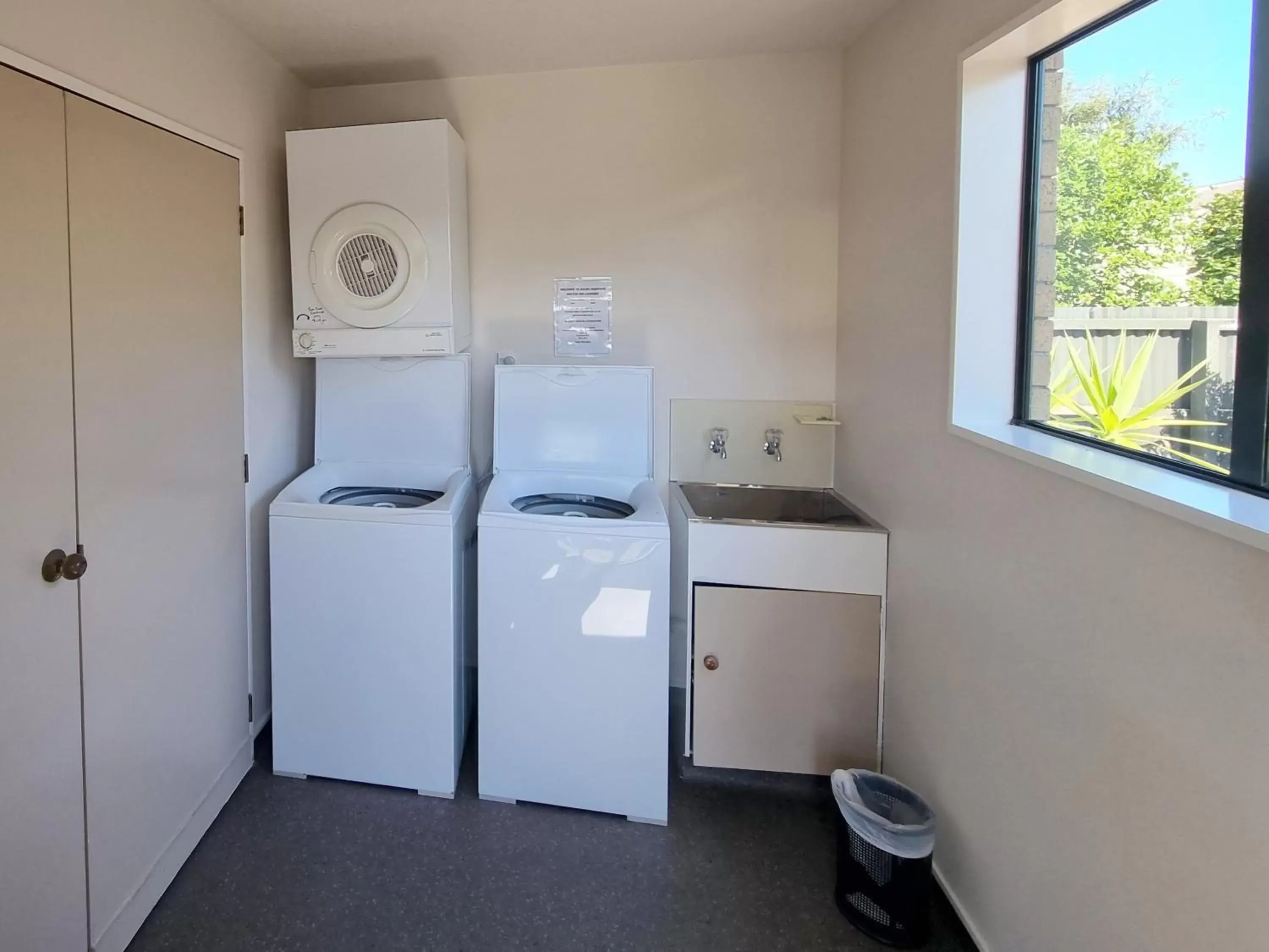 laundry, Kitchen/Kitchenette in ASURE Highpark Motor Inn