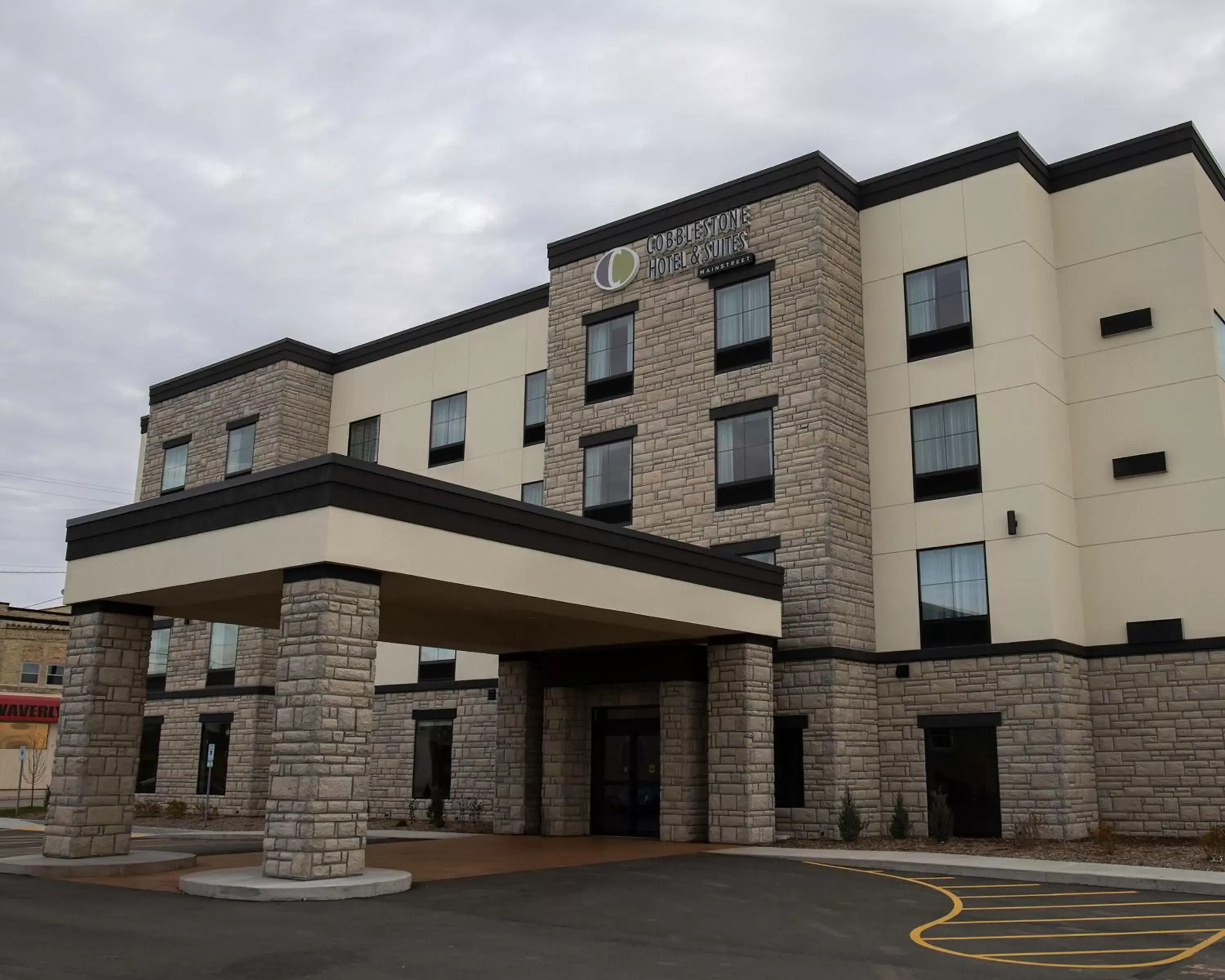 Facade/entrance in Cobblestone Hotel & Suites - Two Rivers