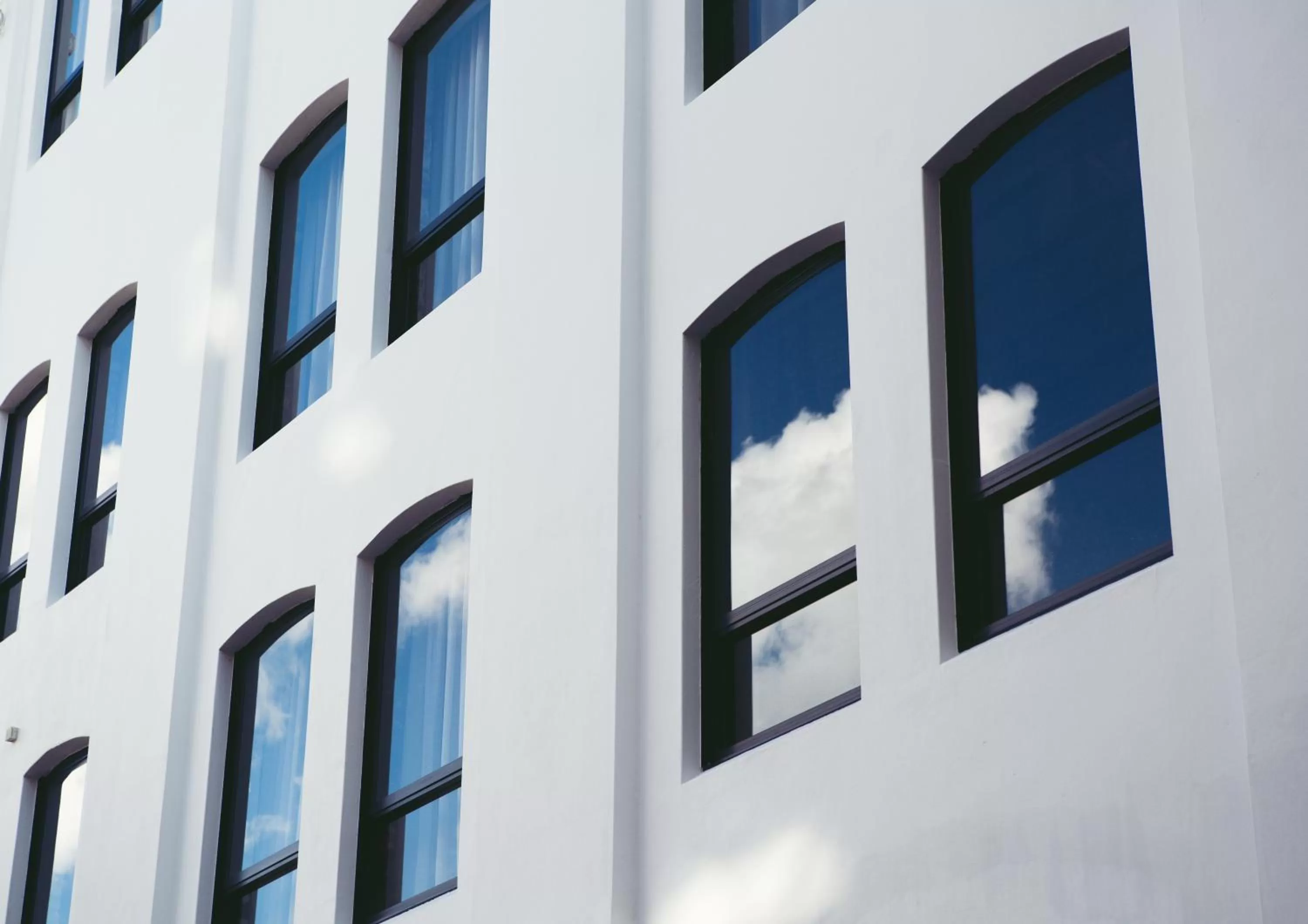 Property building in Veriu Broadway