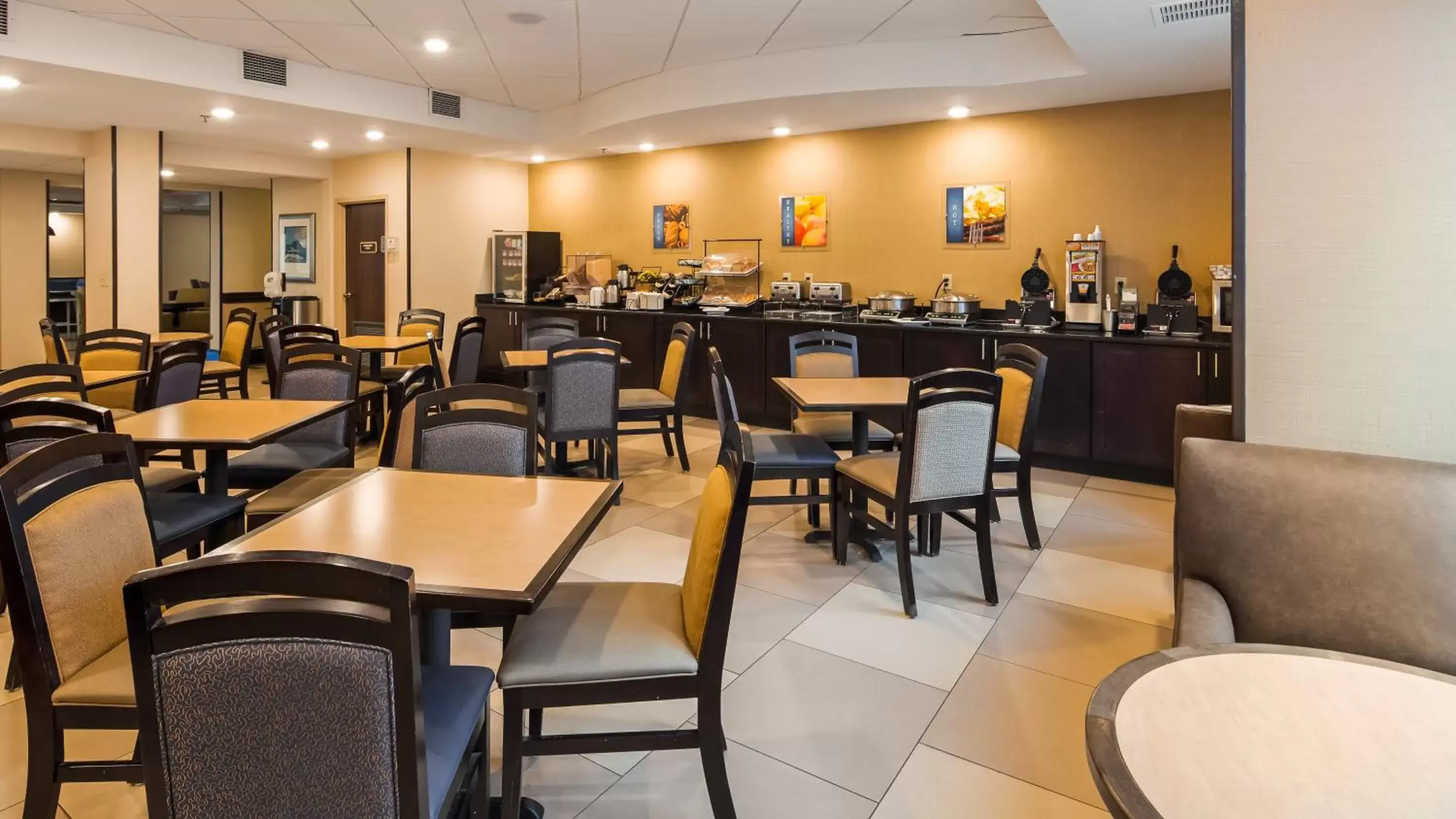 Food and drinks, Restaurant/Places to Eat in Best Western Plus - Columbia North East