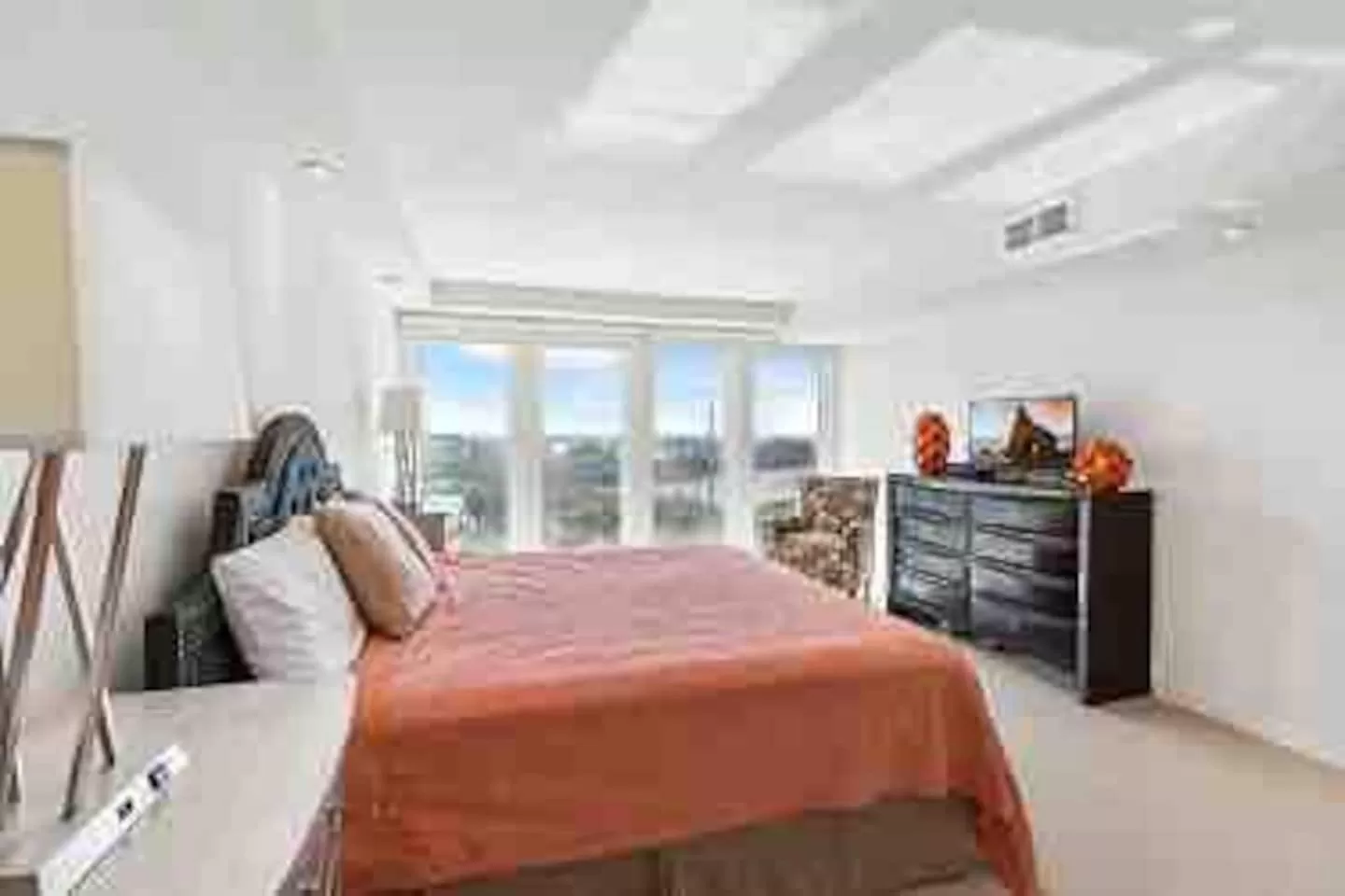 Photo of the whole room, Bed in Bahia Mar Solare Tower 6th floor Bayview Condo 2bd 2ba with Pools