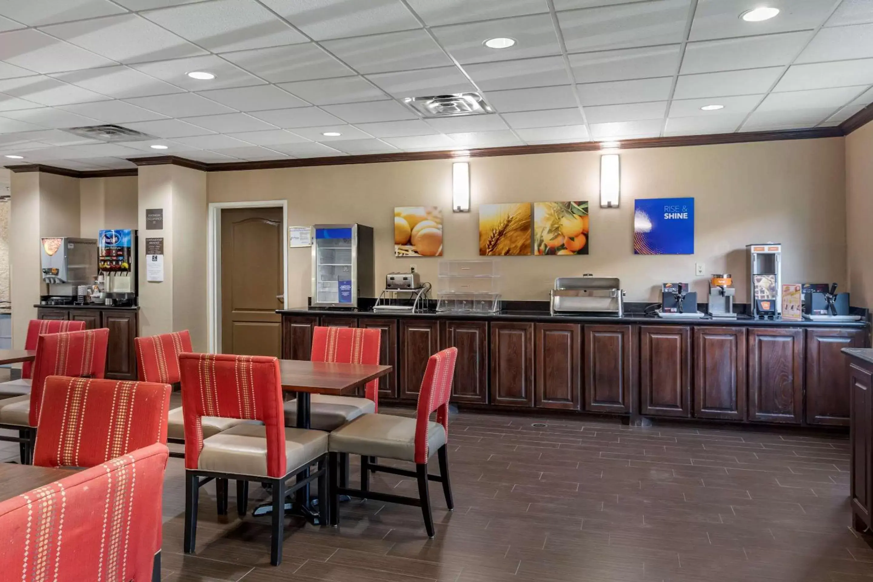Restaurant/Places to Eat in Comfort Suites Plano - Dallas North