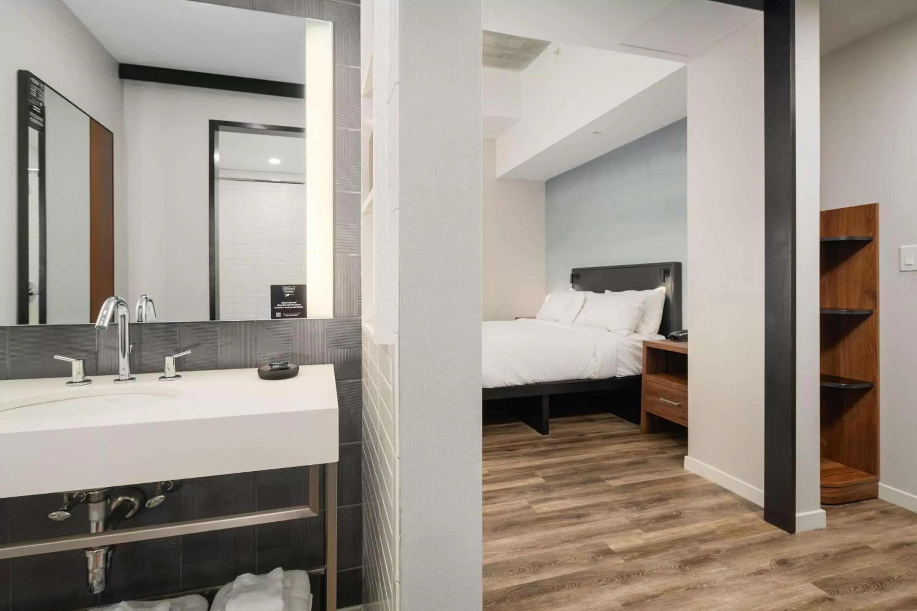 Bed, Bathroom in Motto by Hilton Philadelphia Rittenhouse Square