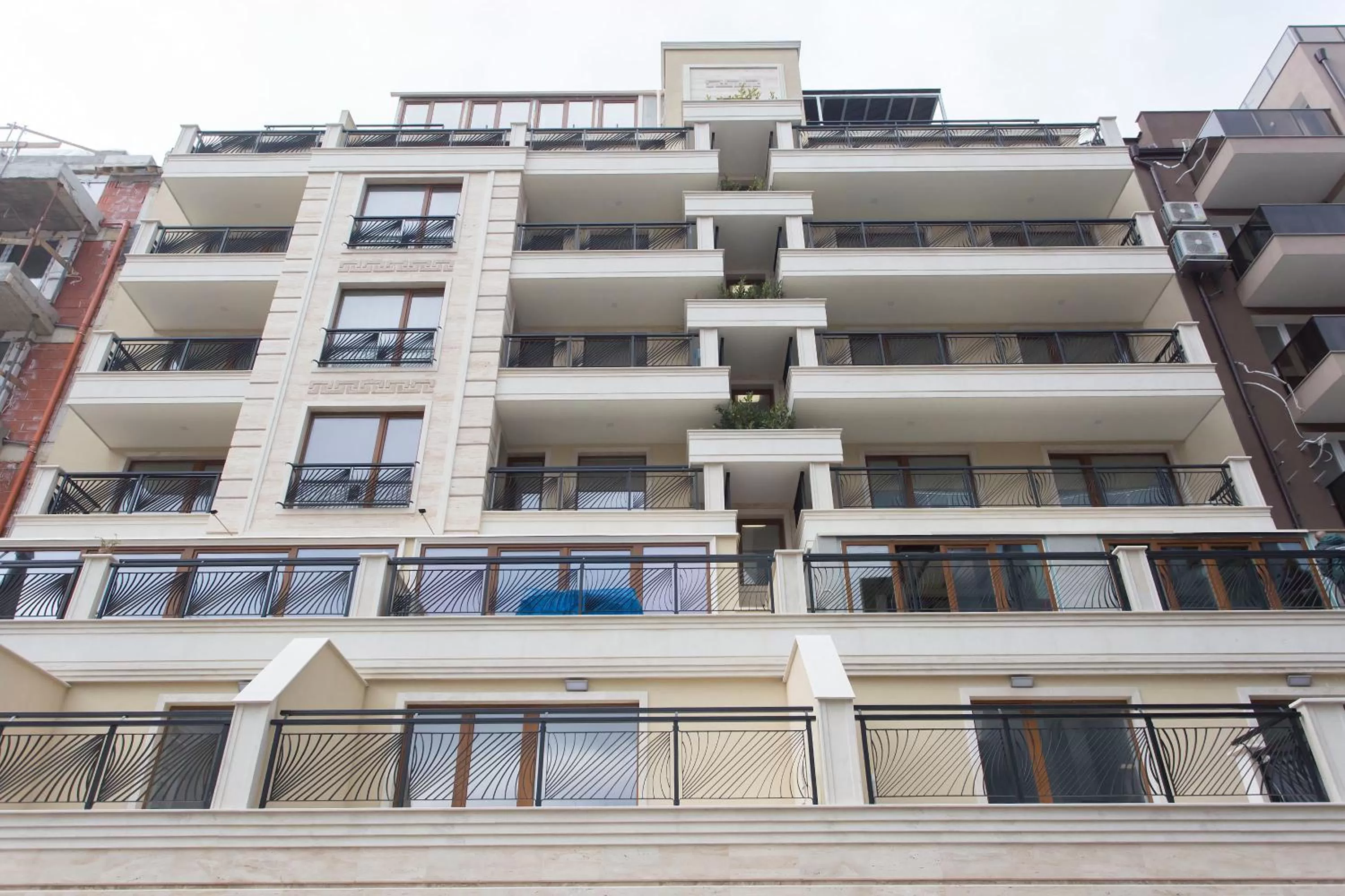 Property building in Modern and Bright Apartments near Center - FREE PARKING