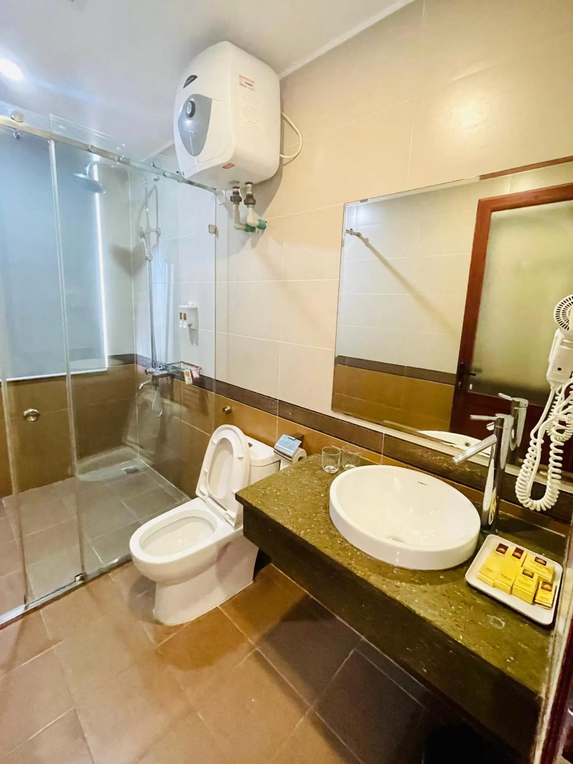 Tuan Chau Havana Hotel