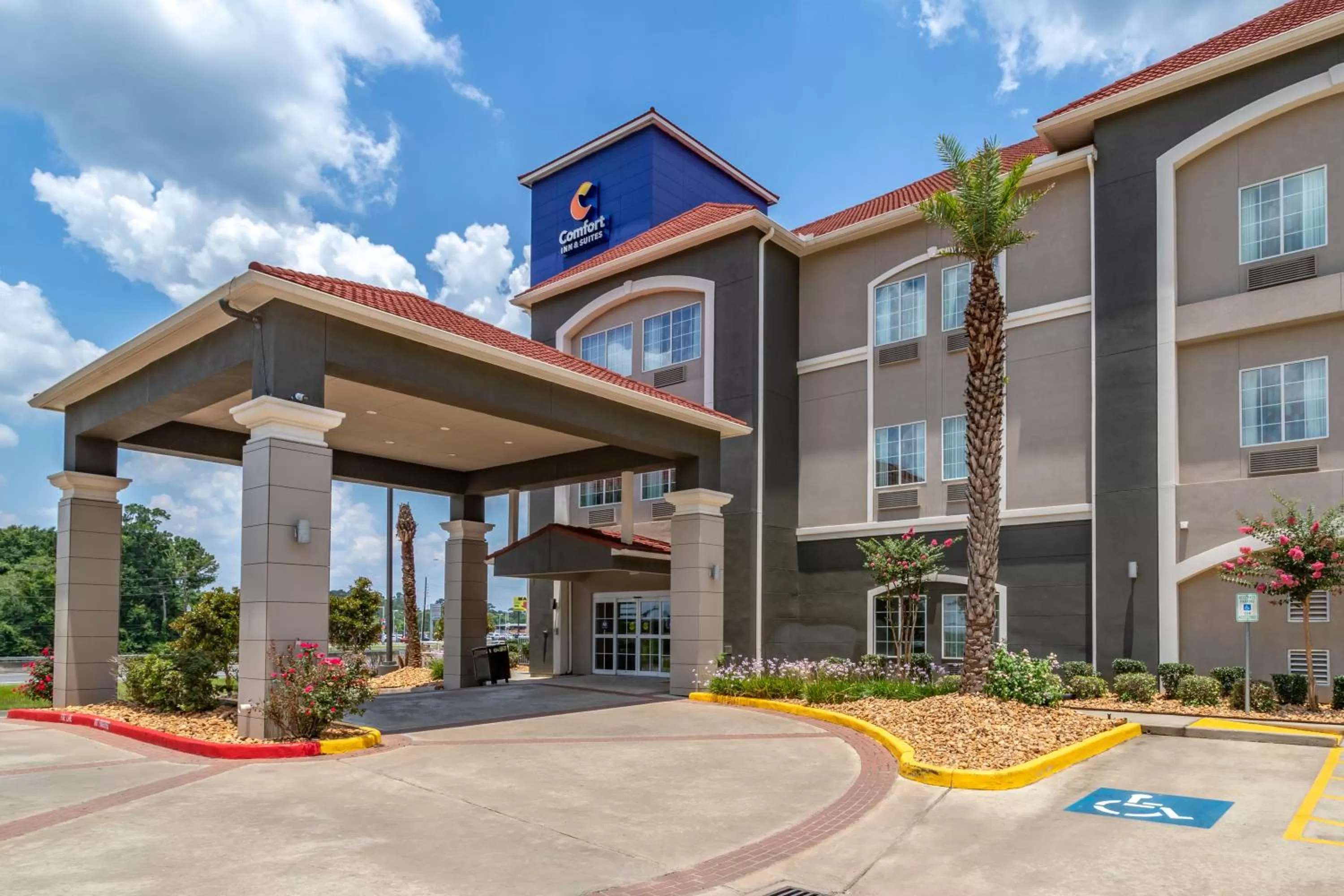 Comfort Inn & Suites Cleveland TX