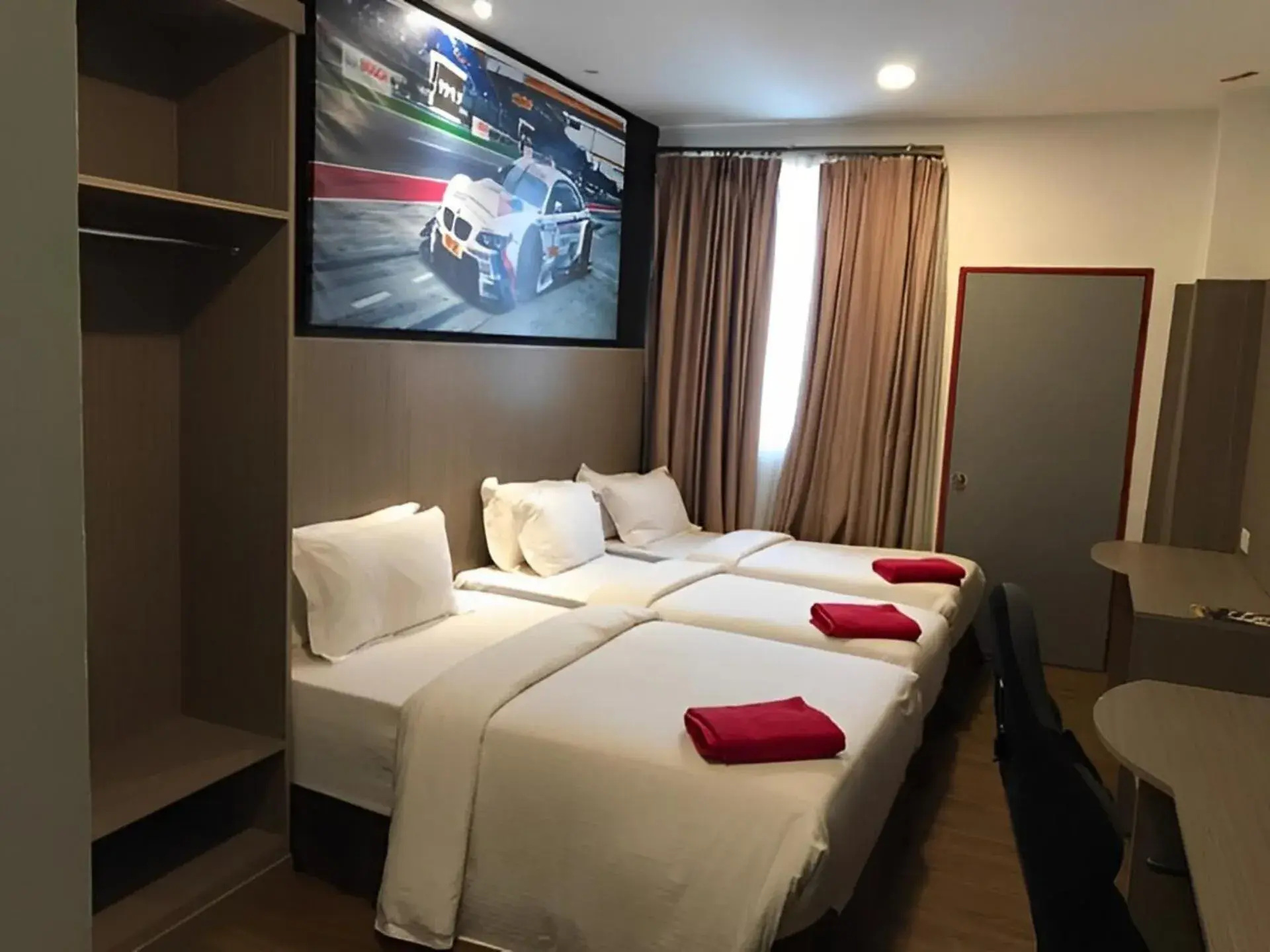 Bed in Swiss-Belexpress Nilai