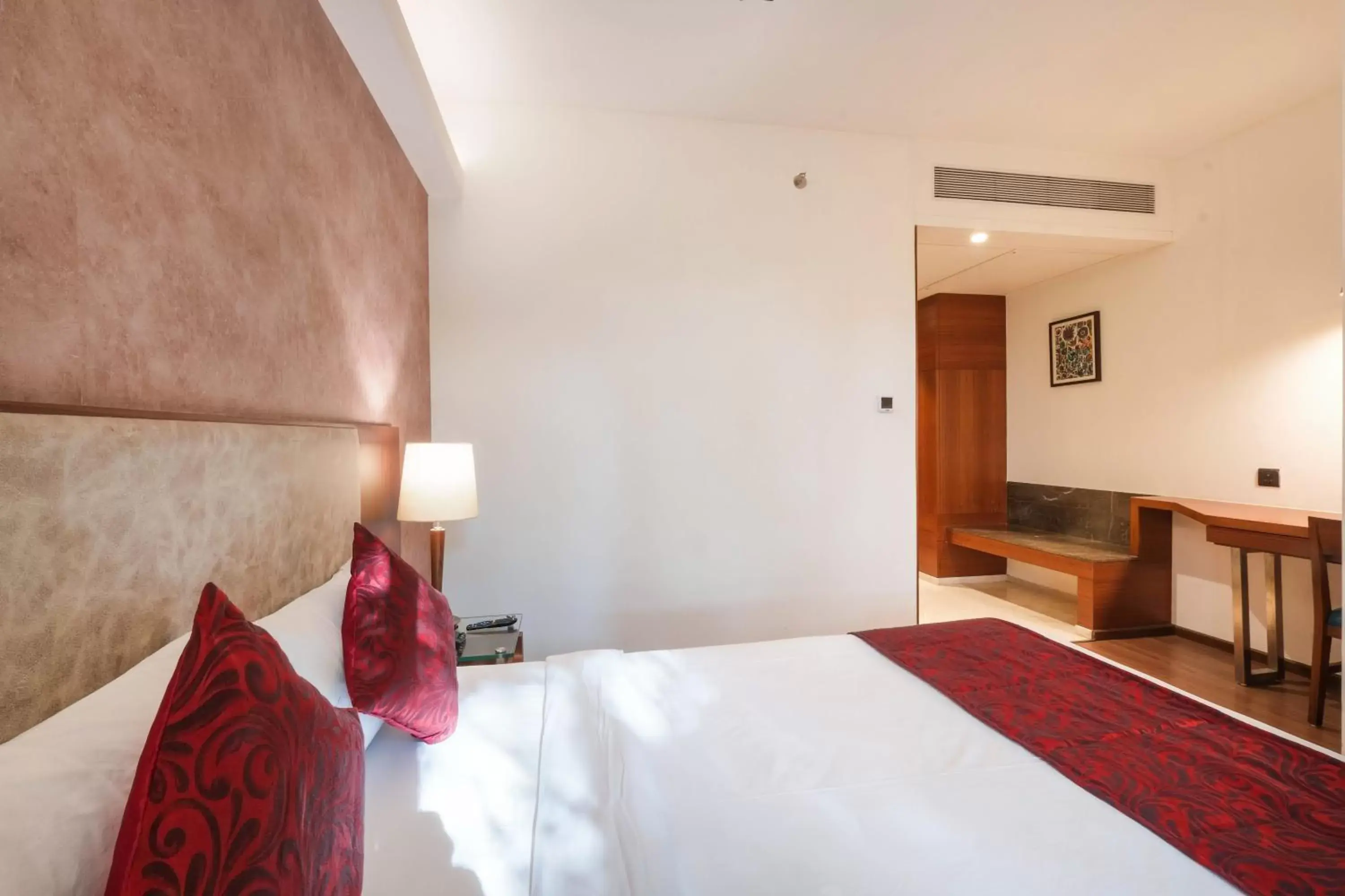 Bed in 7 Apple Hotel - Viman Nagar Pune