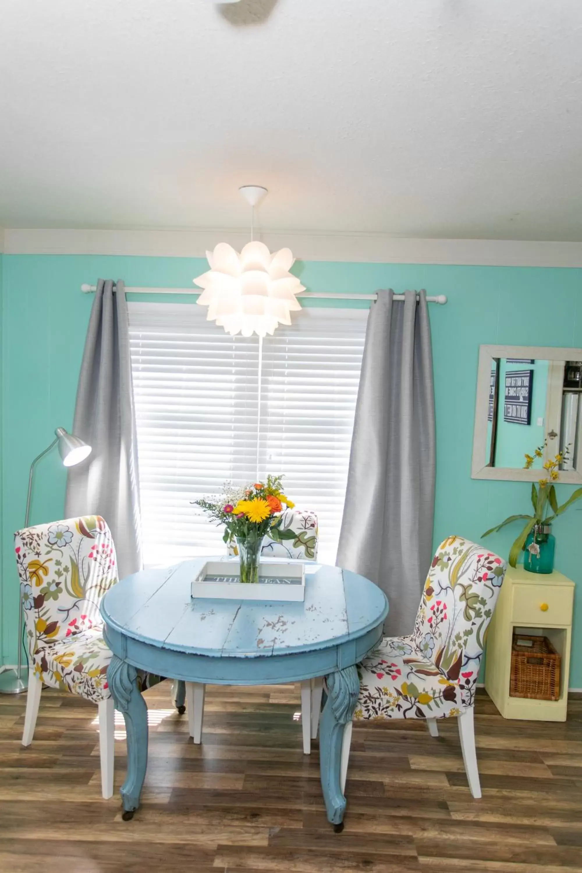 Seating Area in Sunset Inn and Cottages