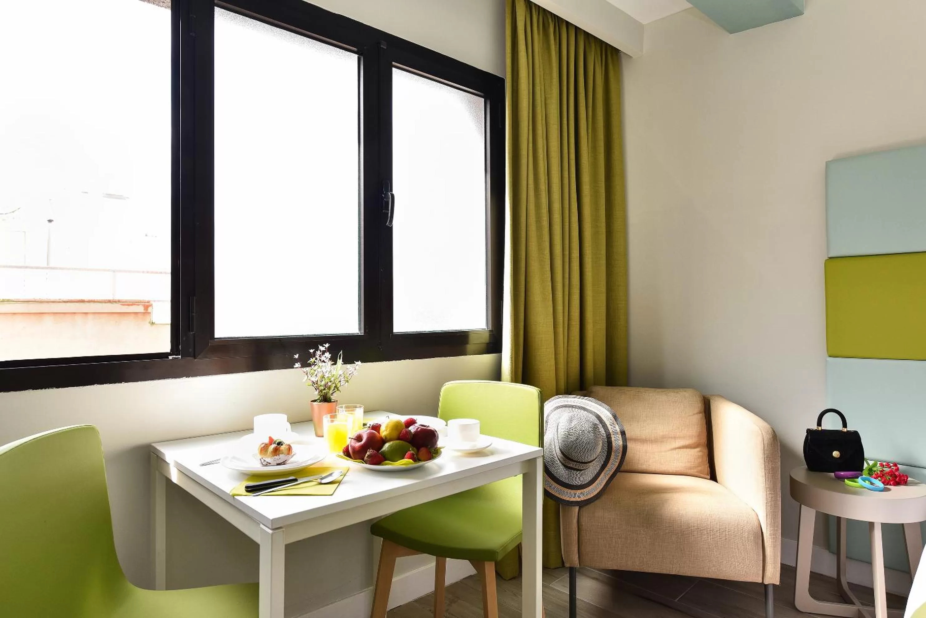 Photo of the whole room in Hotel Apartamento Bajamar