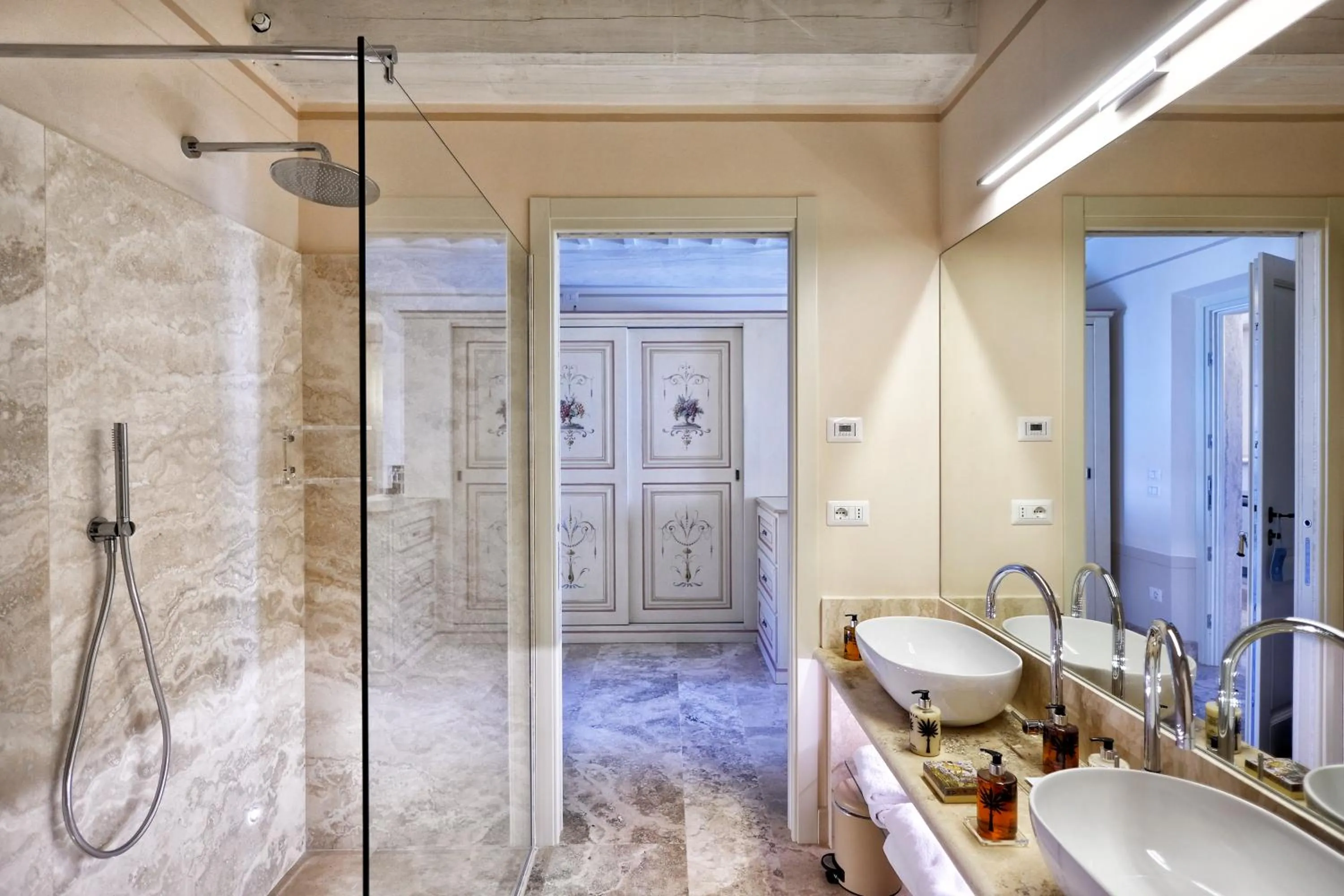 Shower in Il Falconiere Relais & Spa