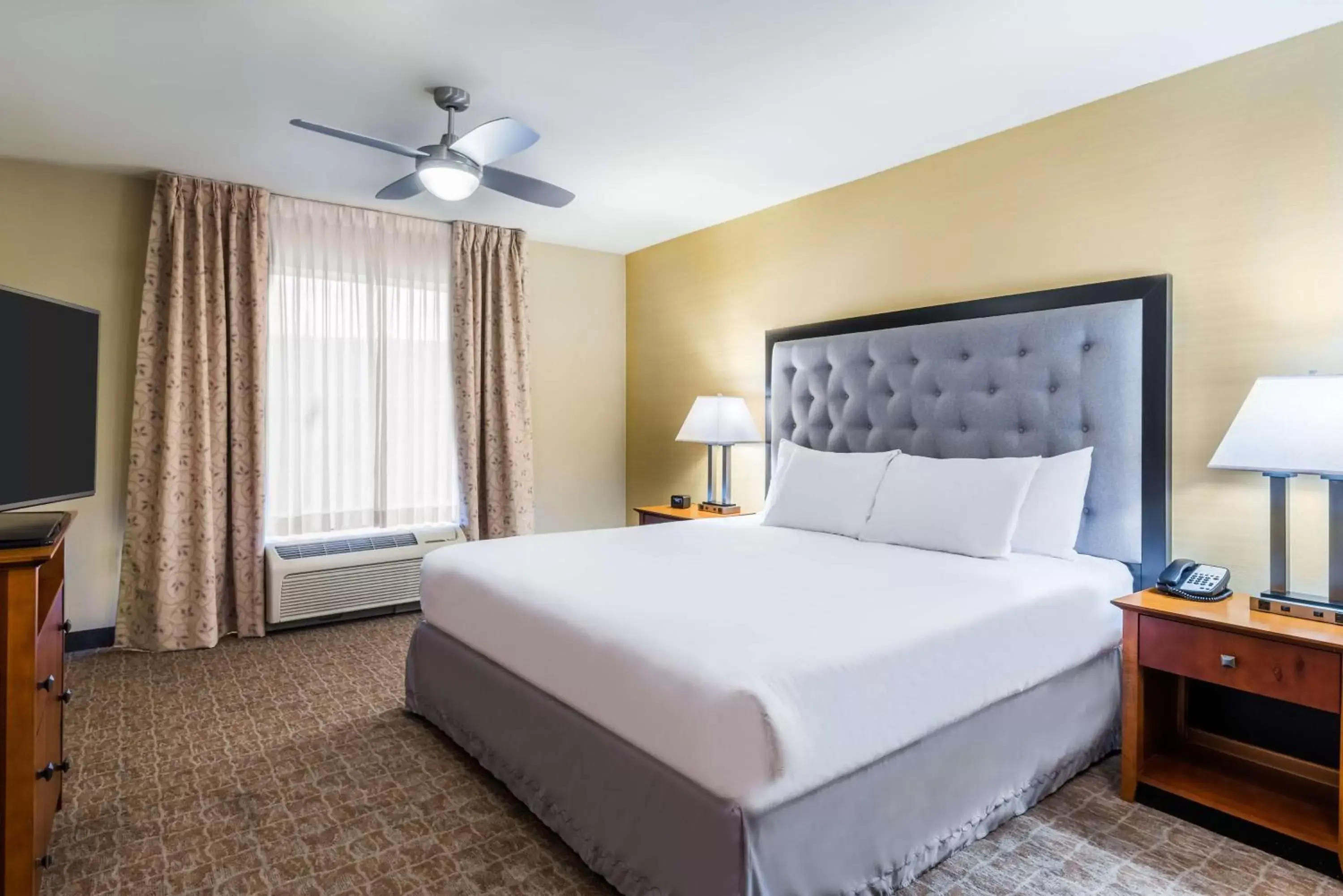 Bedroom, Bed in Homewood Suites by Hilton St. Louis Riverport- Airport West