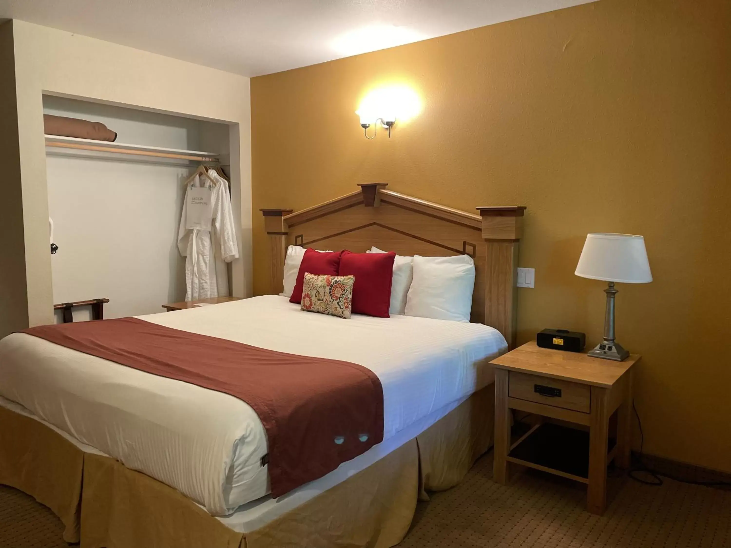 King Room with Roll-In Shower - Disability Access in Carson Hot Springs Resort & Spa