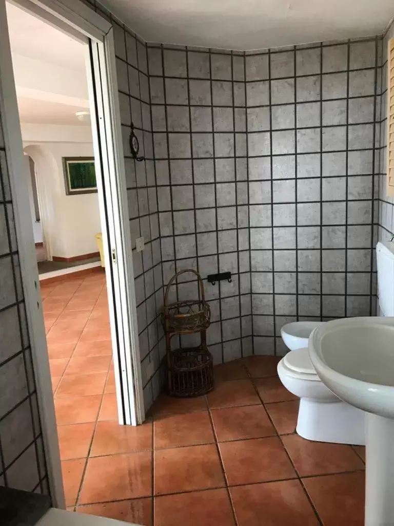 Bathroom in Aci Brezza di Mare