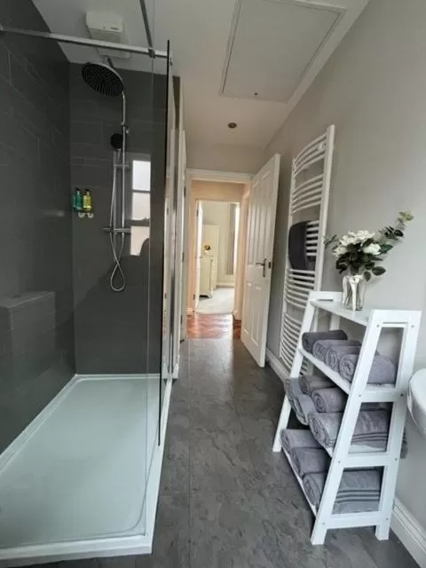 Shower in Goodramgate Apartments
