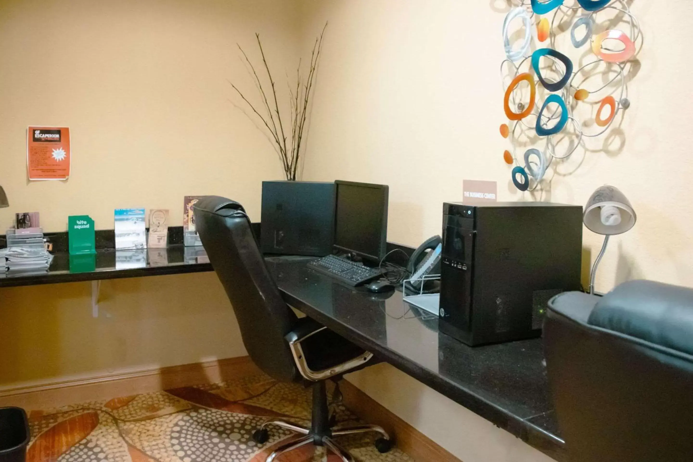 Business facilities in Expressway Suites of Grand Forks