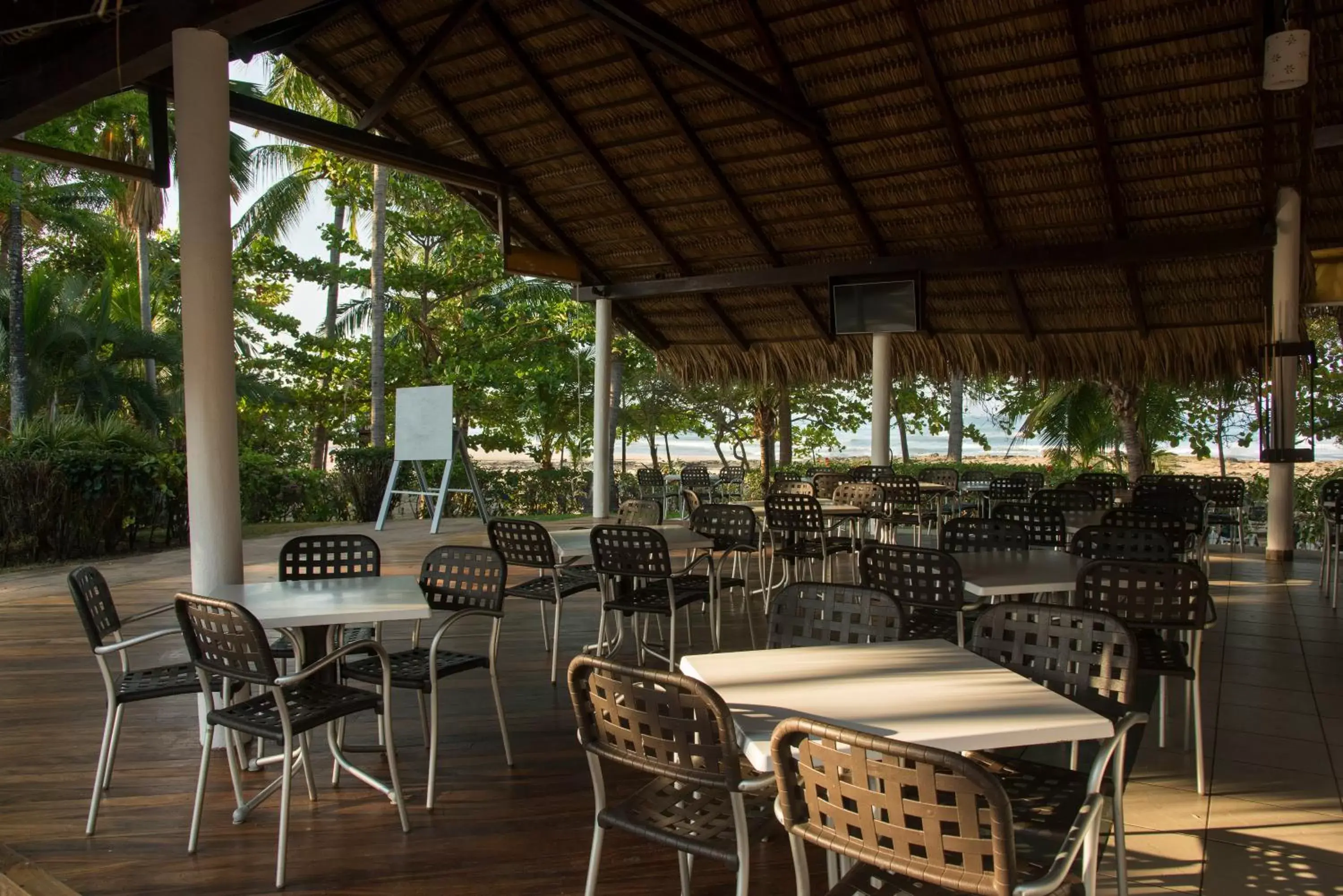 Lounge or bar in Occidental Tamarindo - All Inclusive