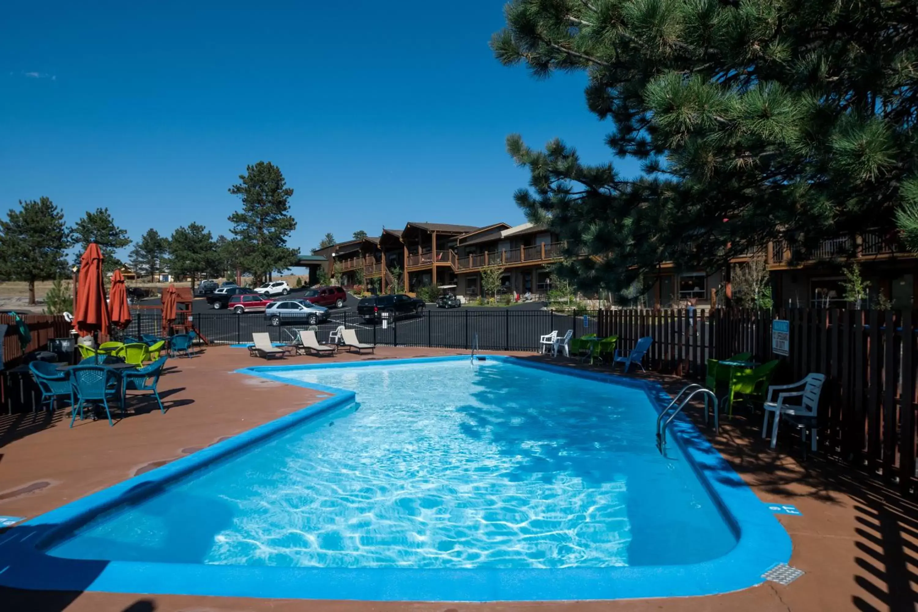 Swimming Pool in Hotel Estes