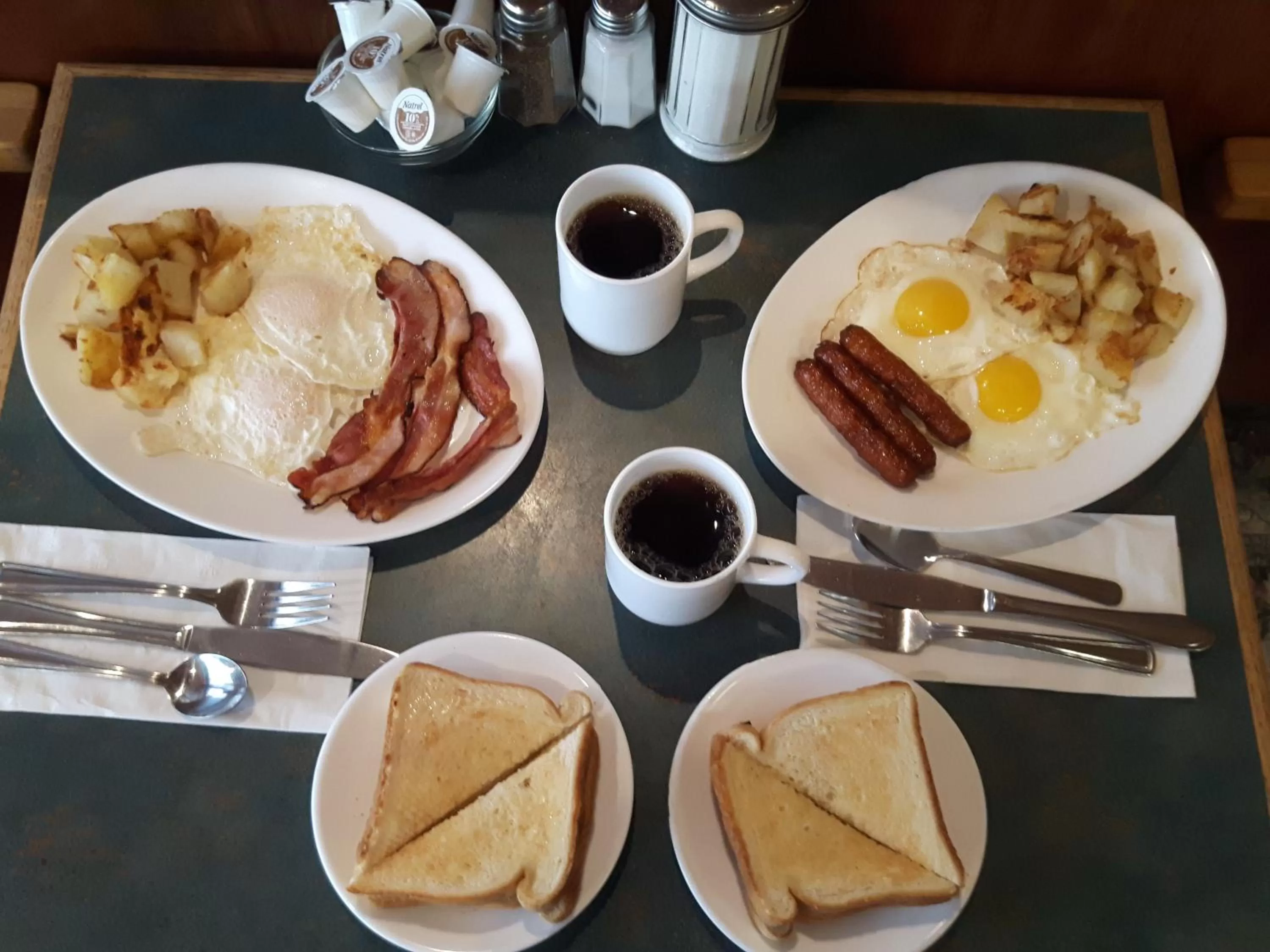 Food and drinks in Fuller Lake Chemainus Motel