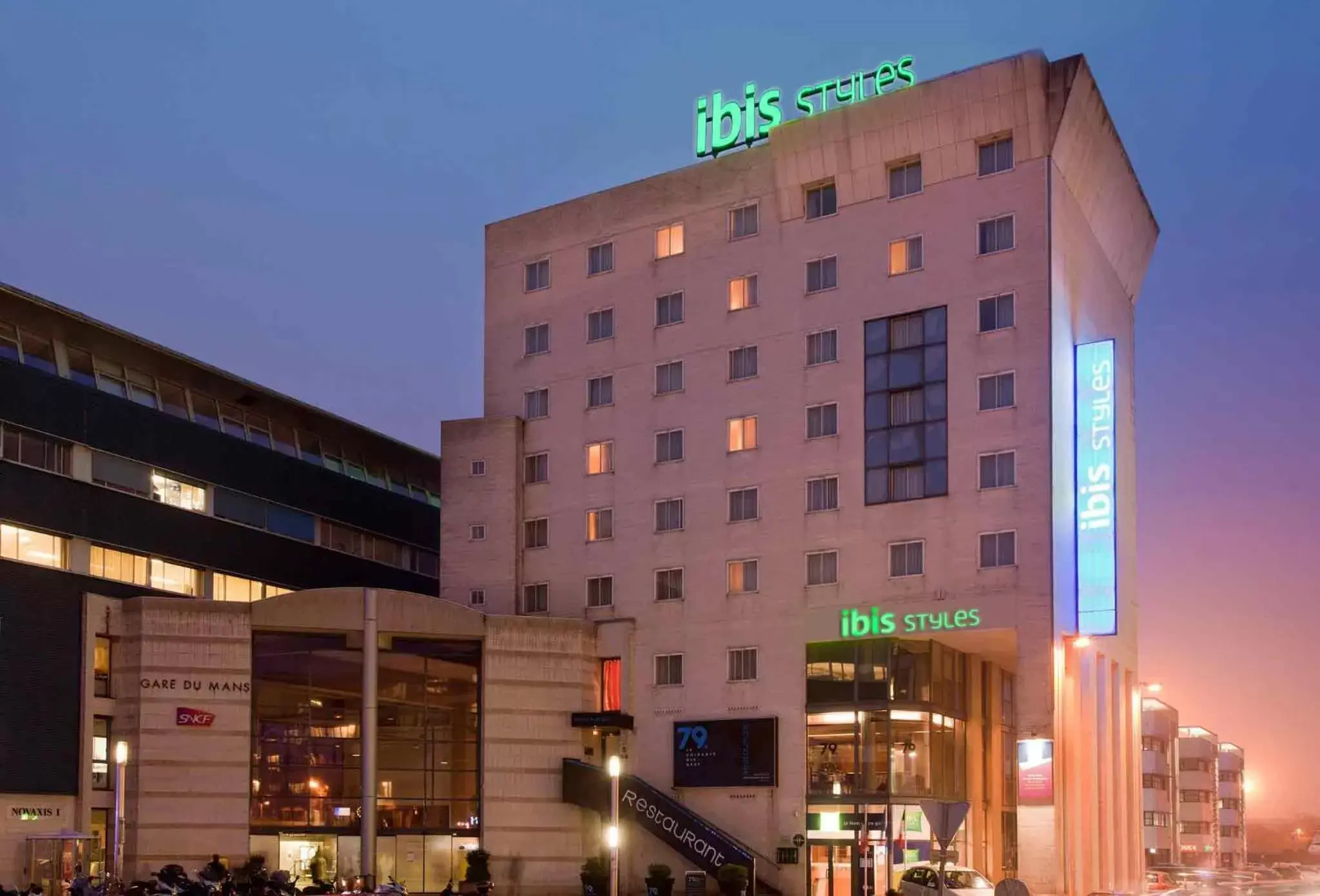 Facade/entrance, Property Building in ibis Styles Le Mans Gare Sud