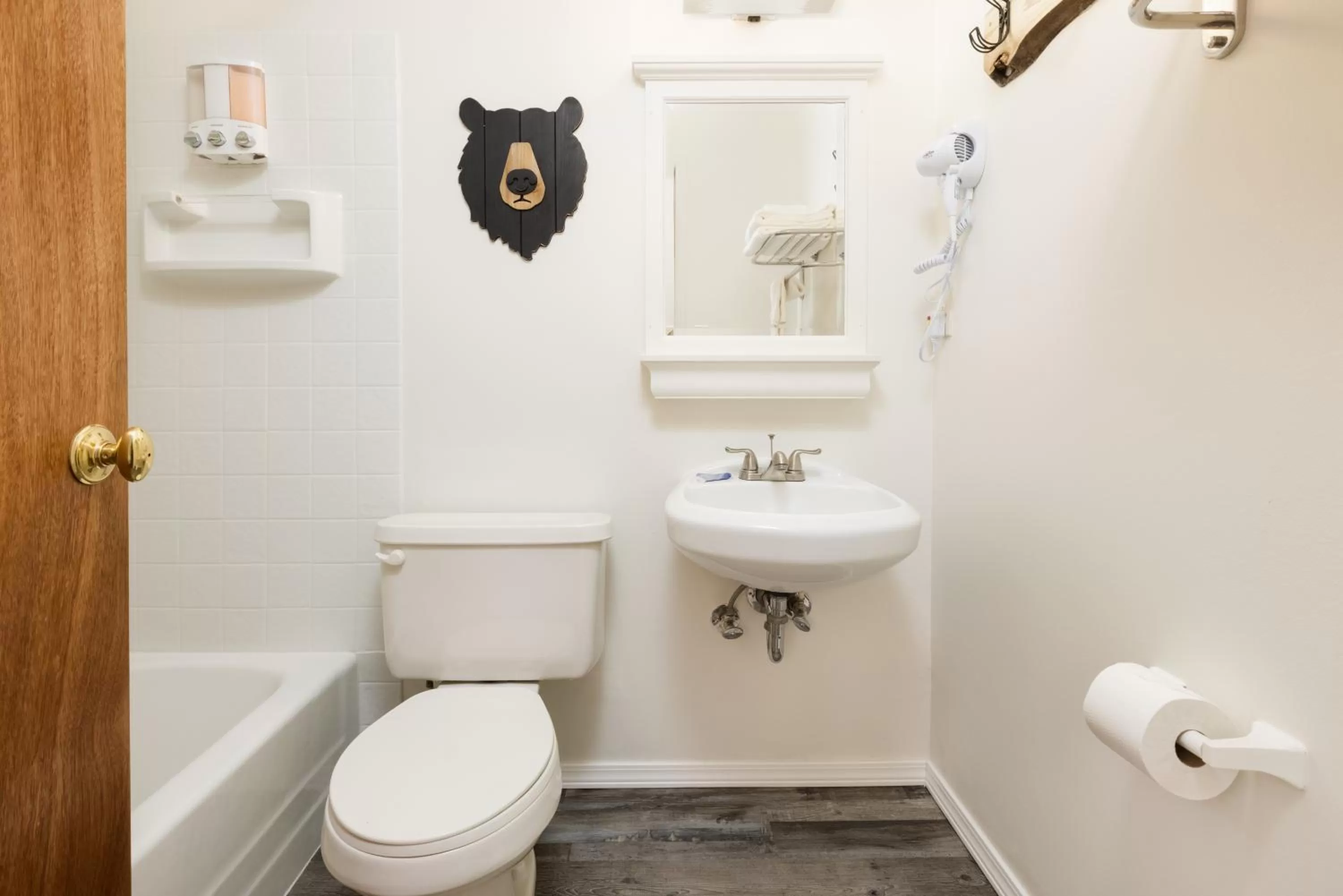 Shower in Beargrass Lodging & RV Resort