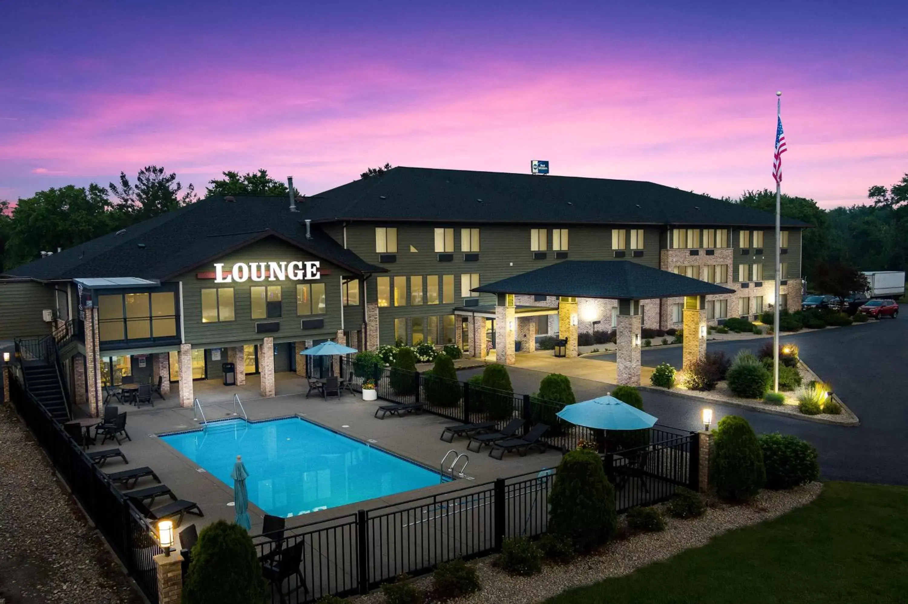 Property building in Best Western Park Oasis Inn Property building in Best Western Park Oasis Inn