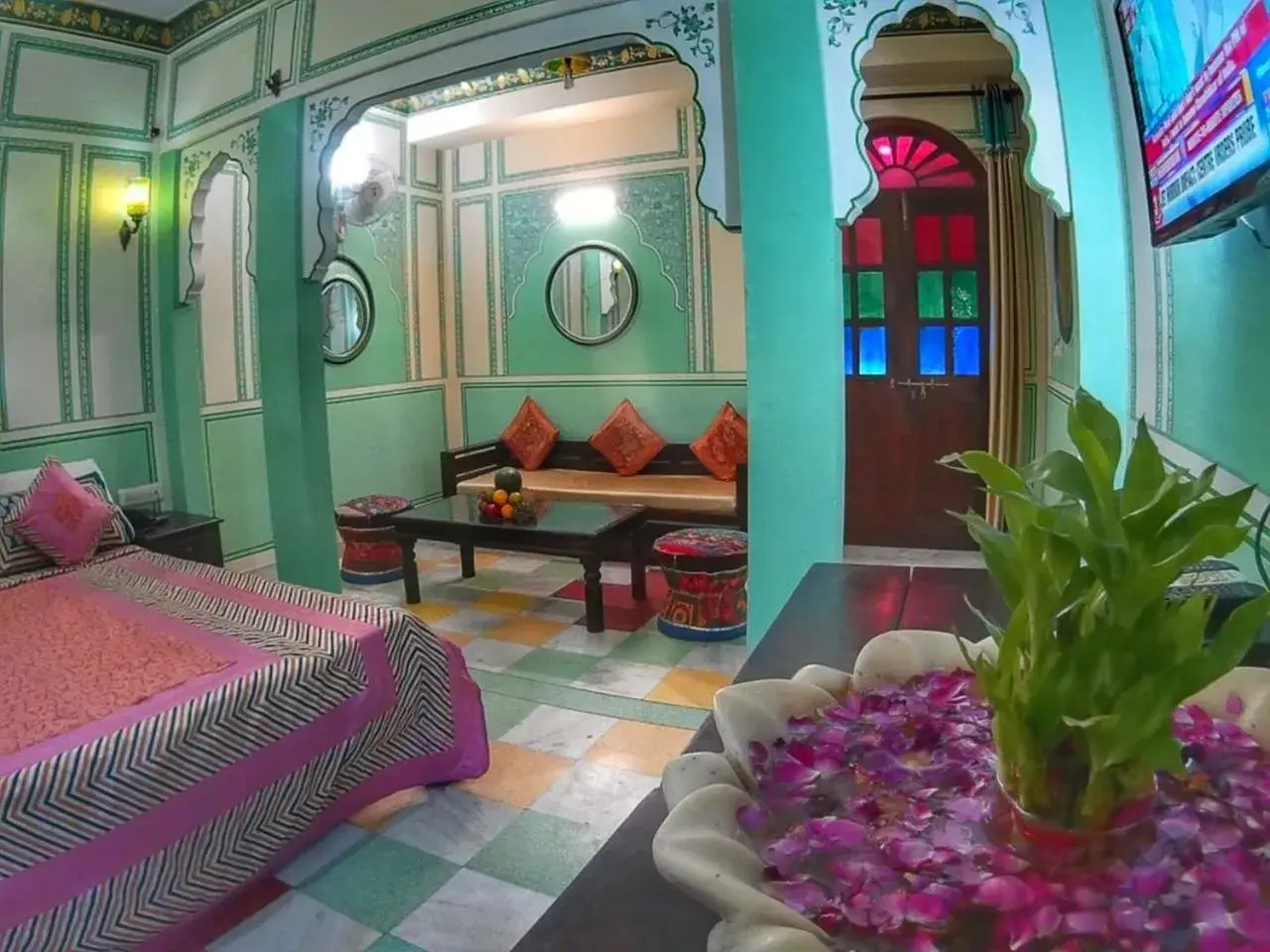 Living room in Rani Mahal Hotel