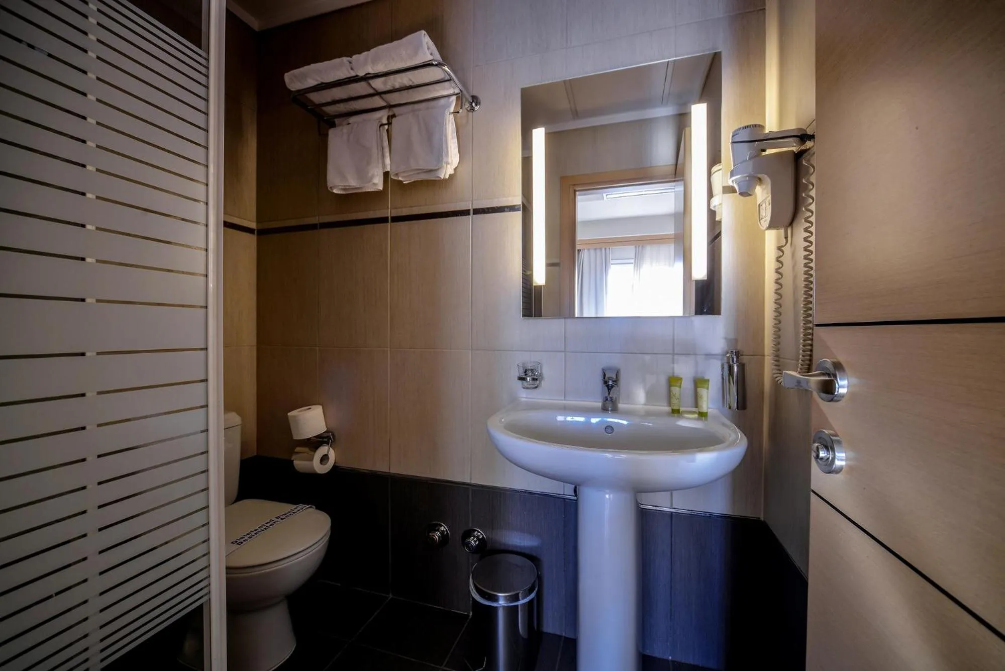 Toilet in Astoria Hotel Thessaloniki