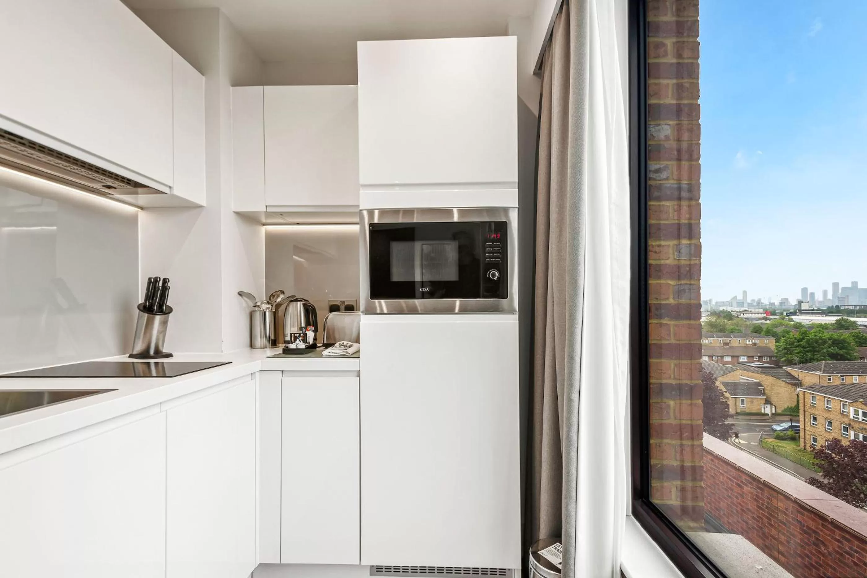 Kitchen or kitchenette in Roomzzz London Stratford