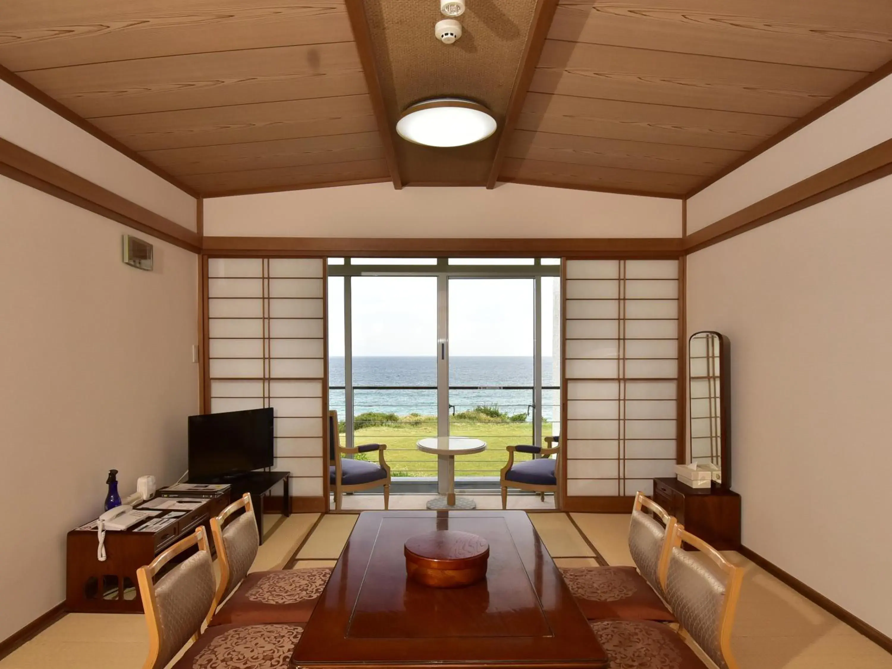 Photo of the whole room, Seating Area in Shimoda Prince Hotel