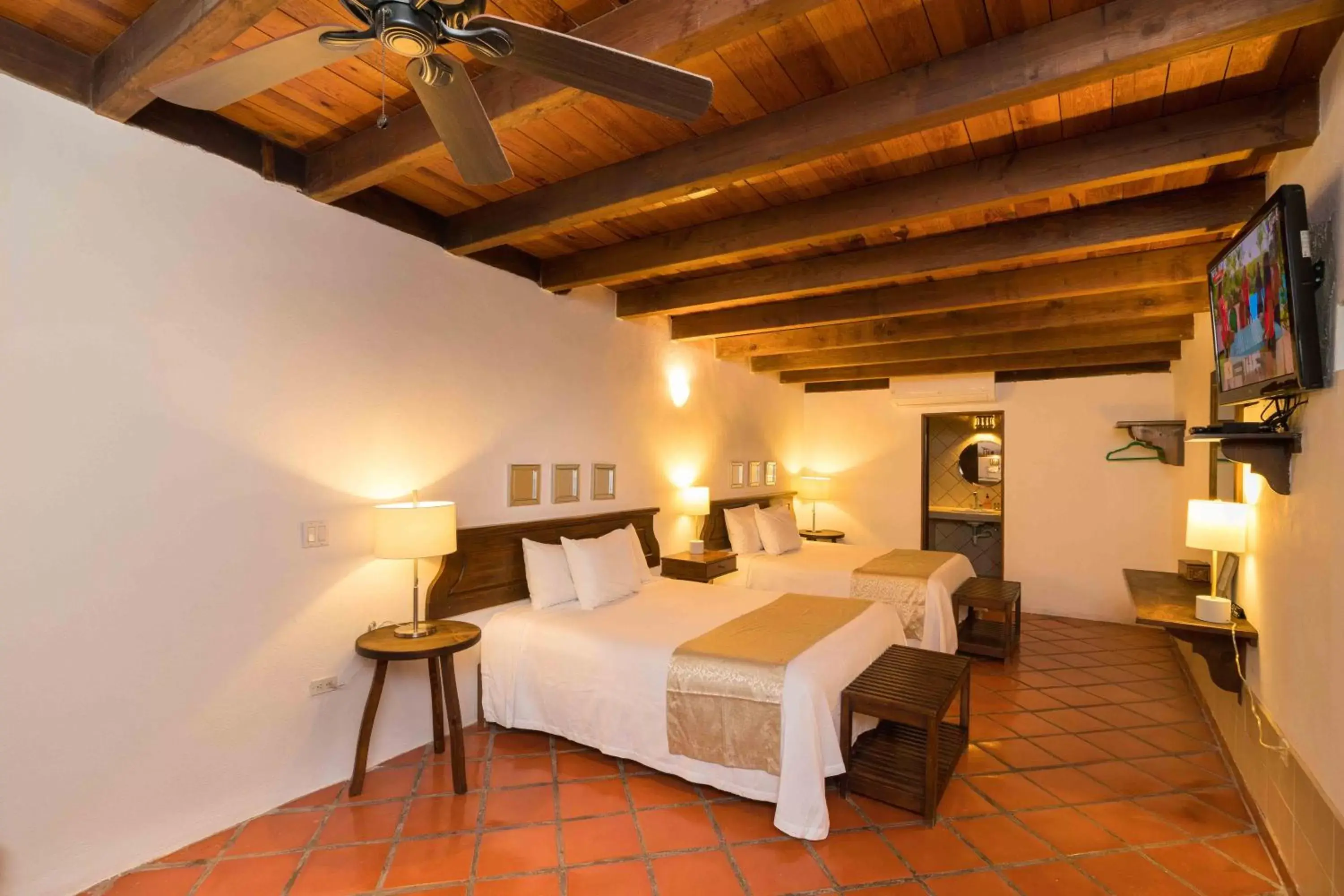 Property building, Bed in Hotel 1697 Loreto