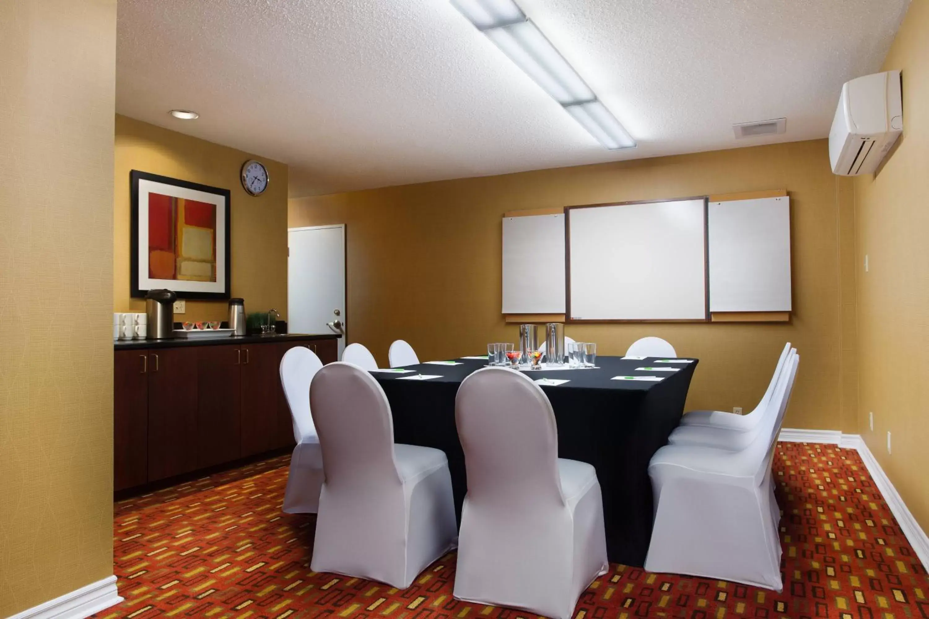 Meeting/conference room in Courtyard by Marriott Ottawa Downtown