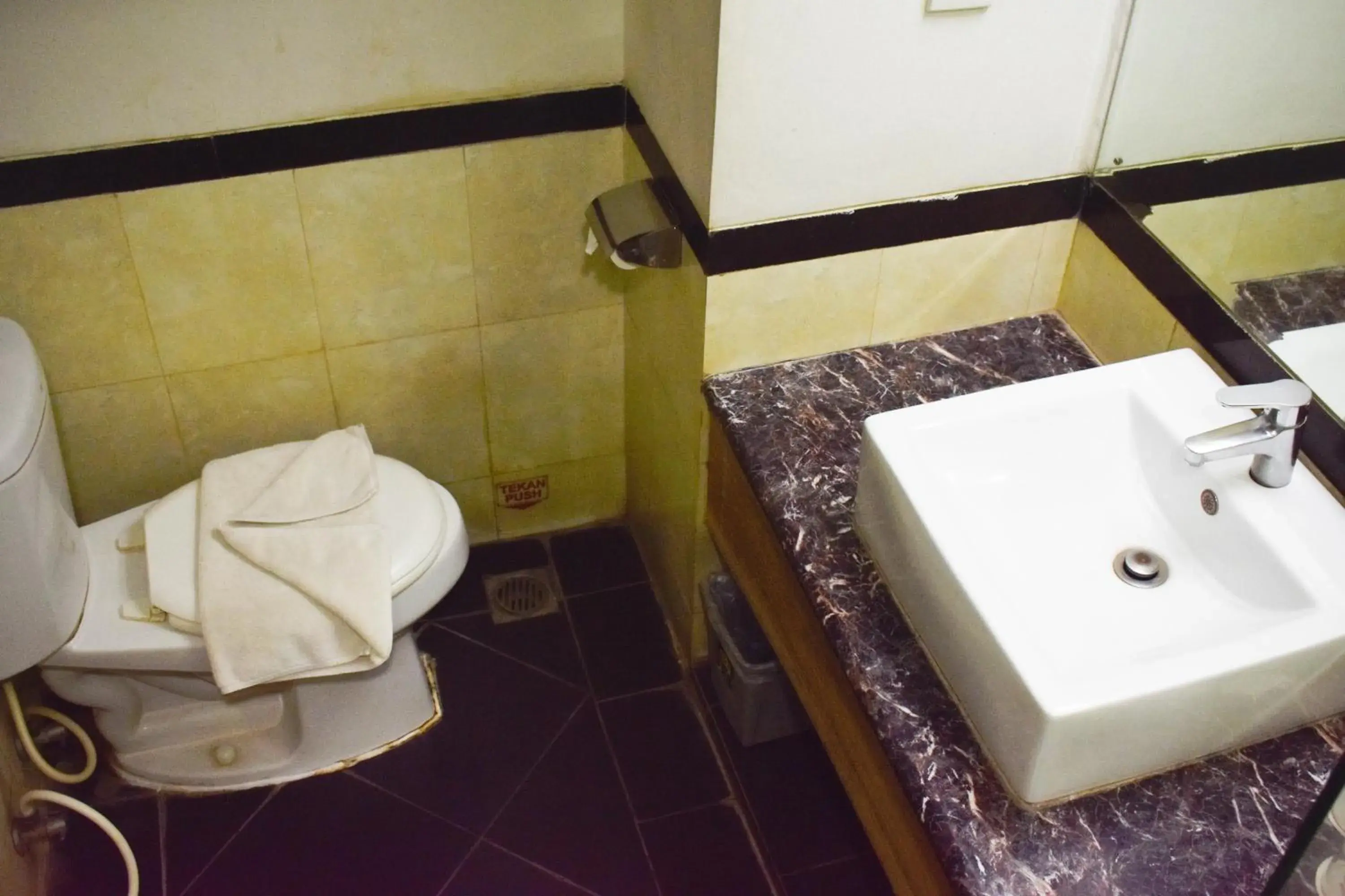 Bathroom in Abadi Hotel Malioboro Yogyakarta by Tritama Hospitality