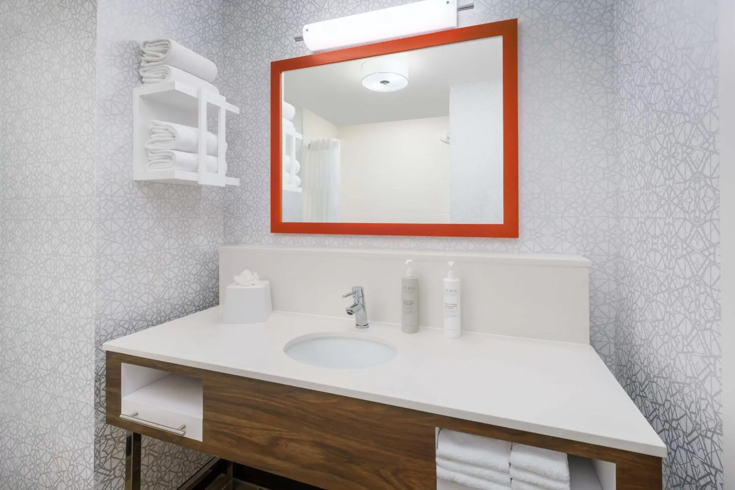 Bathroom in Hampton Inn & Suites West Sacramento