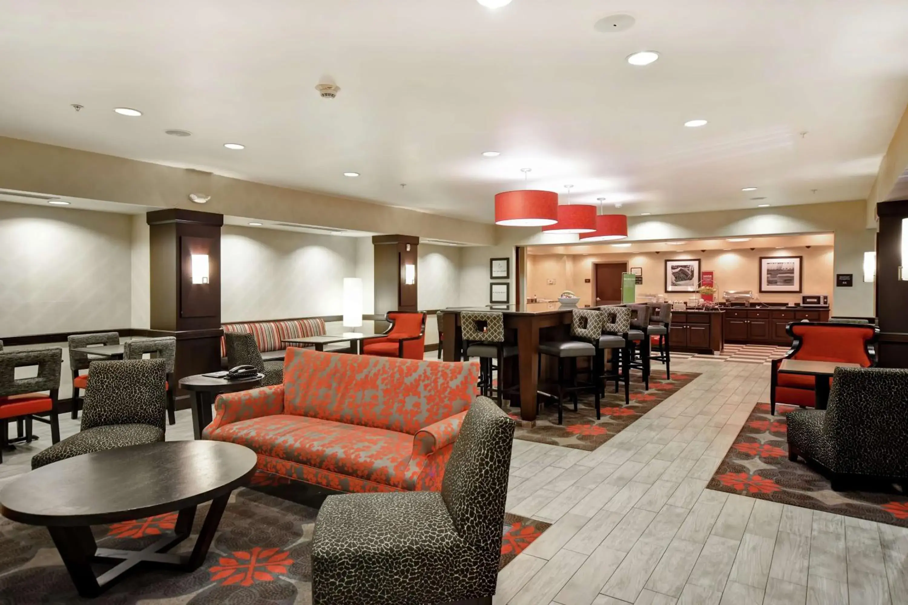 Lobby or reception, Restaurant/Places to Eat in Hampton Inn By Hilton Middletown