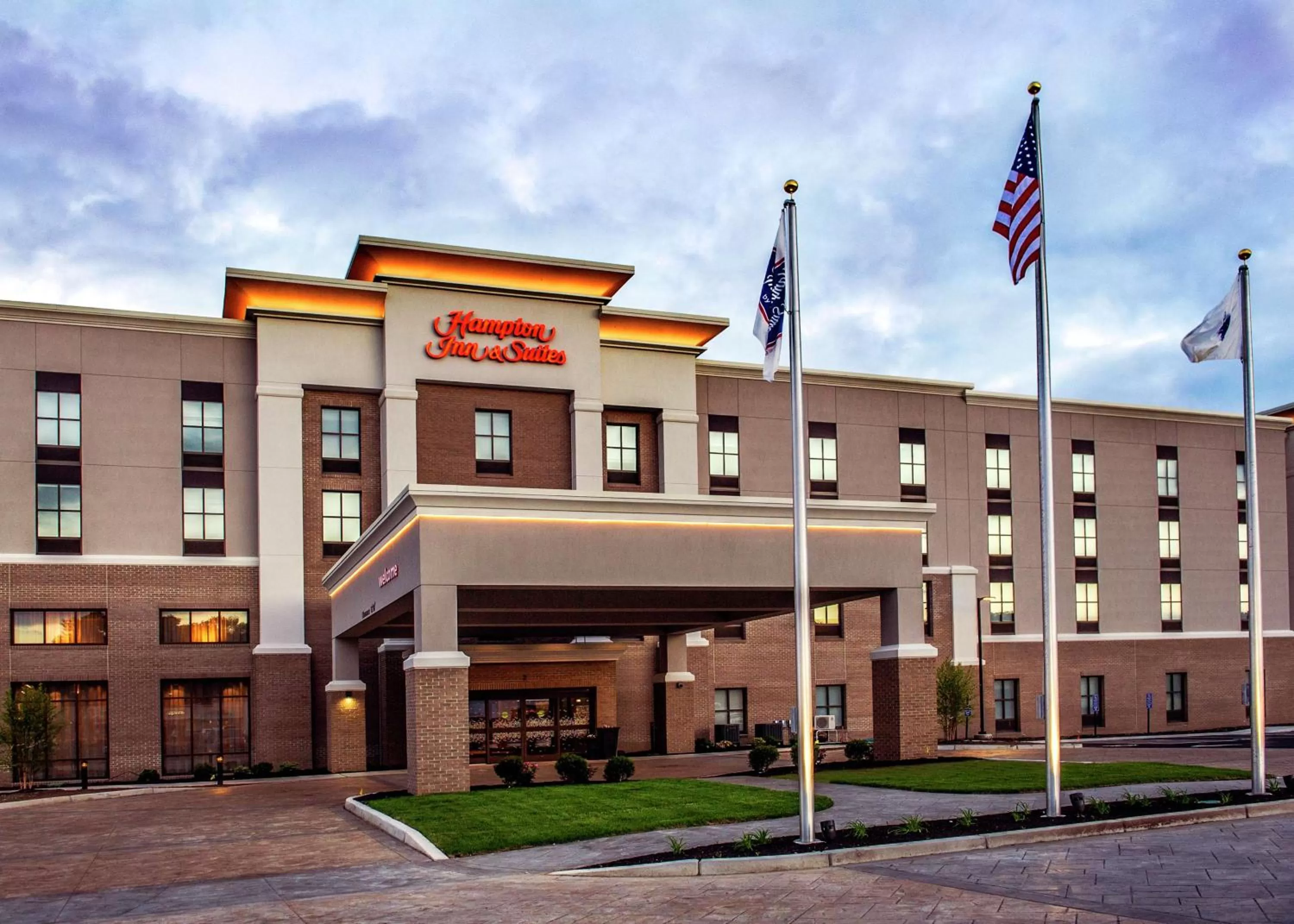 Property building in Hampton Inn & Suites/Foxborough/Mansfield