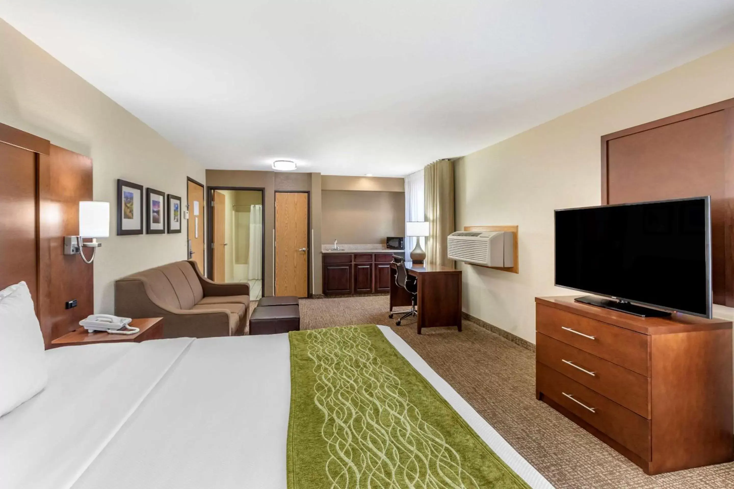 Photo of the whole room, TV/Entertainment Center in Comfort Inn & Suites Greeley