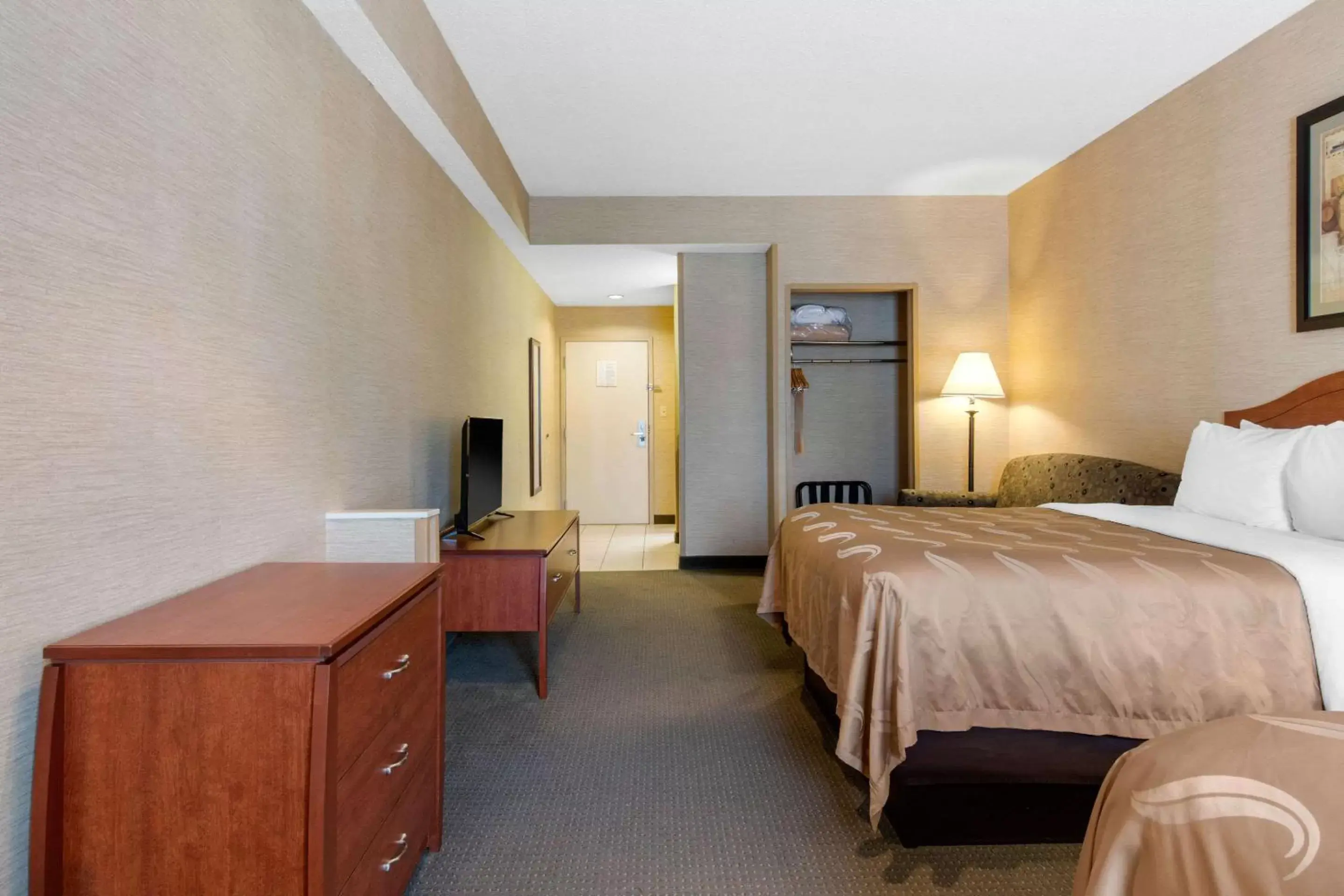 Photo of the whole room in Quality Inn & Suites Benton - Draffenville