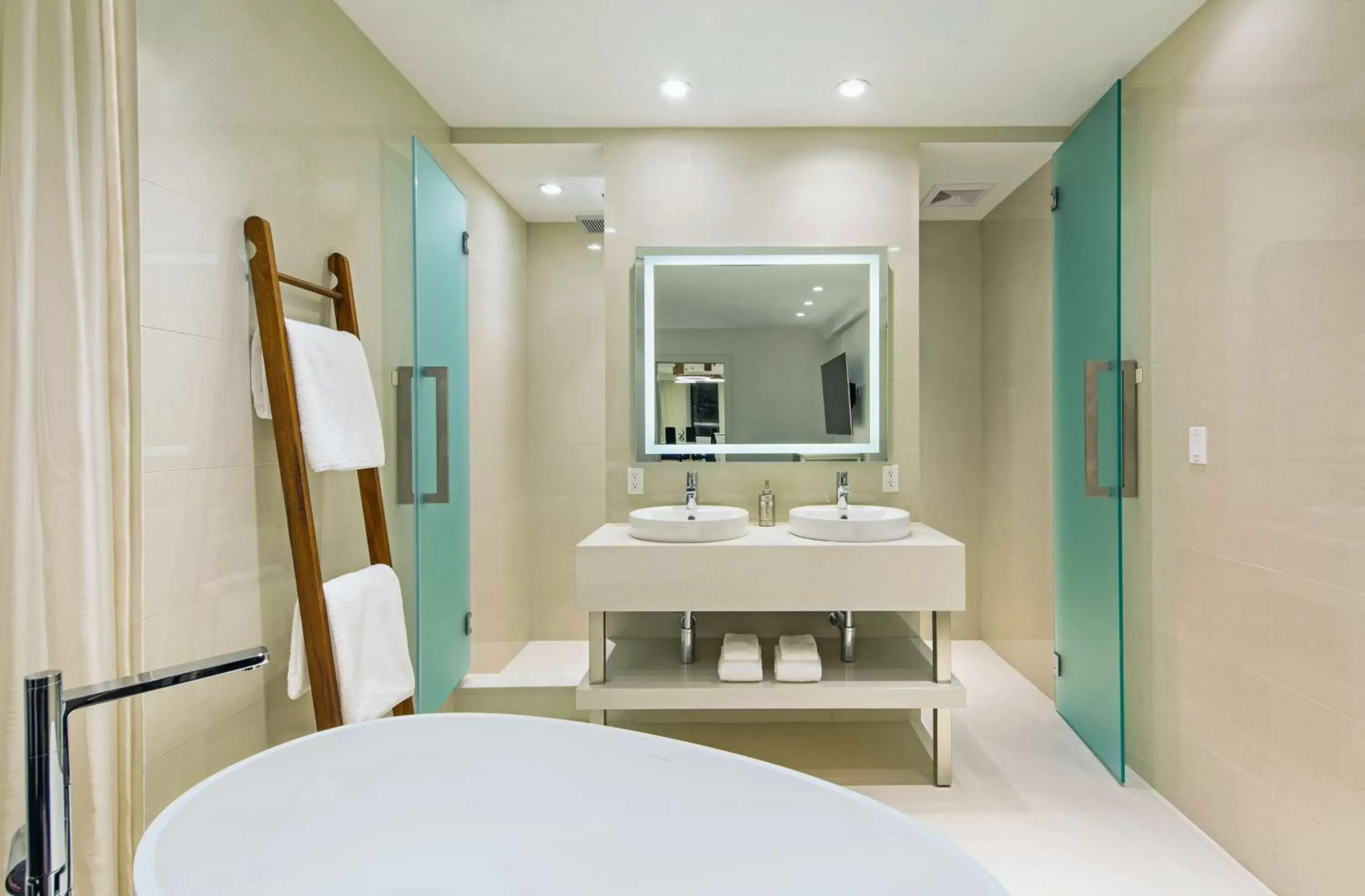 Bathroom in Dream Midtown, Part Of Hyatt