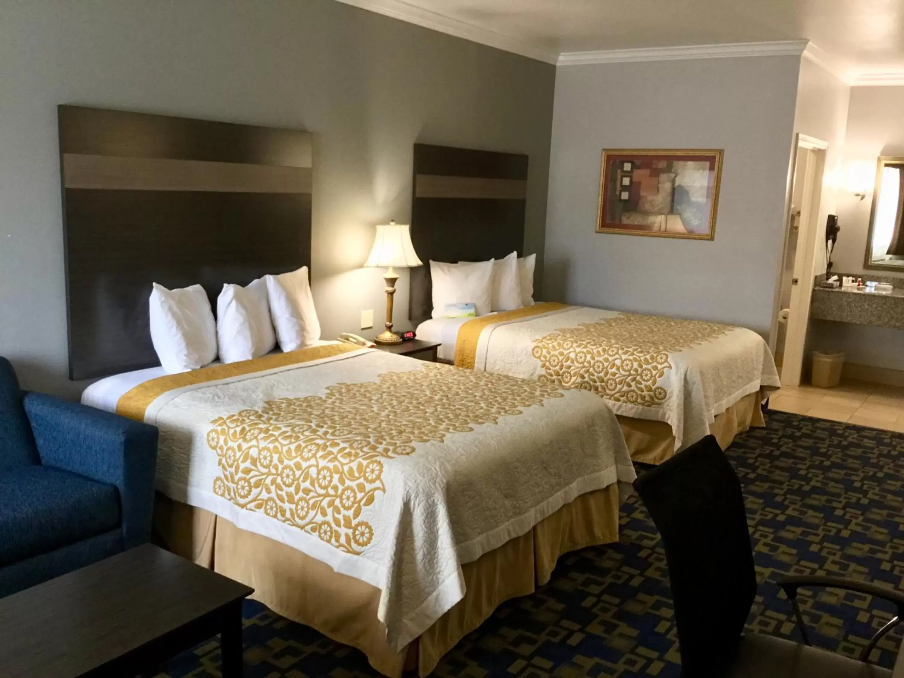 Bed in Days Inn by Wyndham Robstown