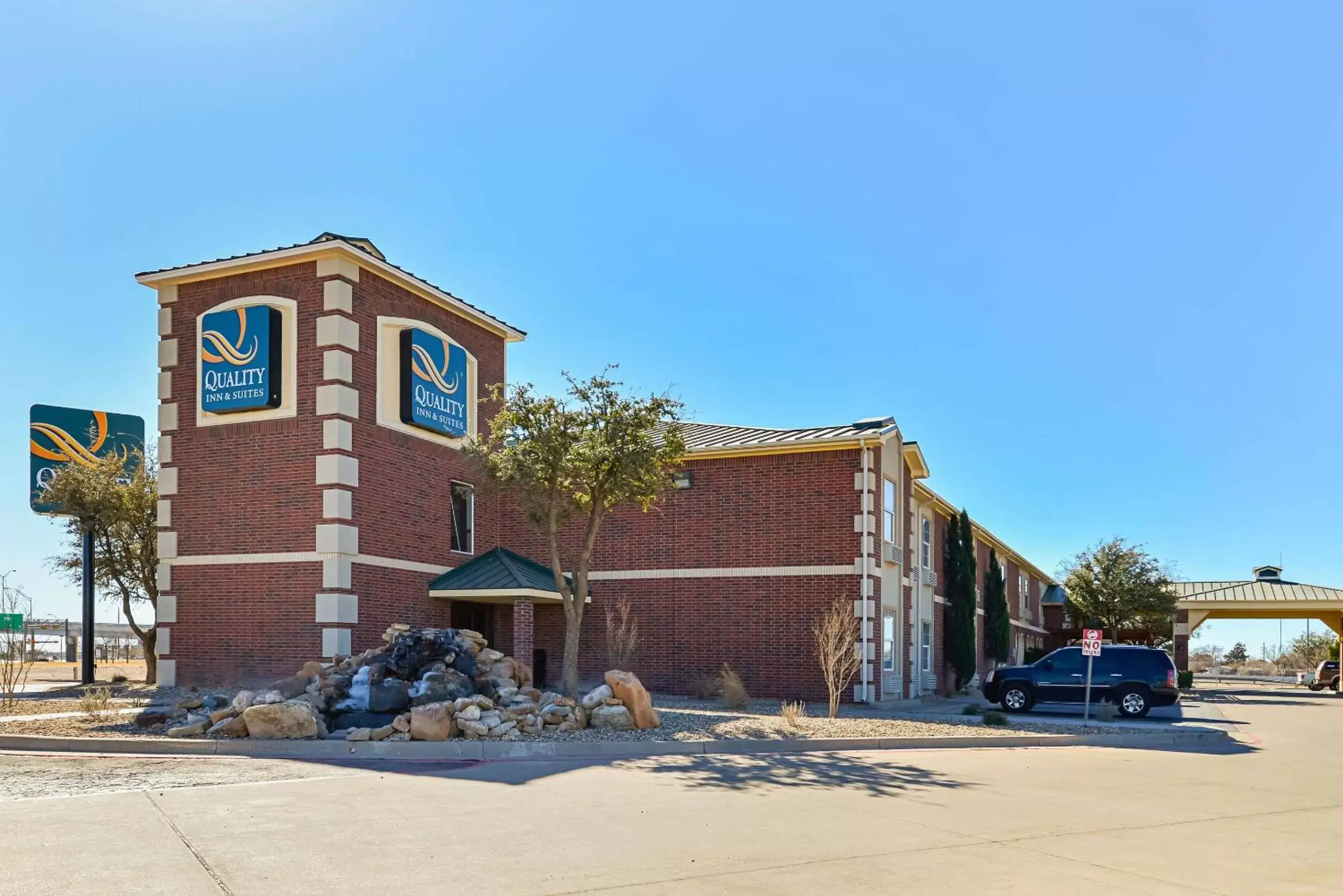Property Building in Quality Inn & Suites Lubbock