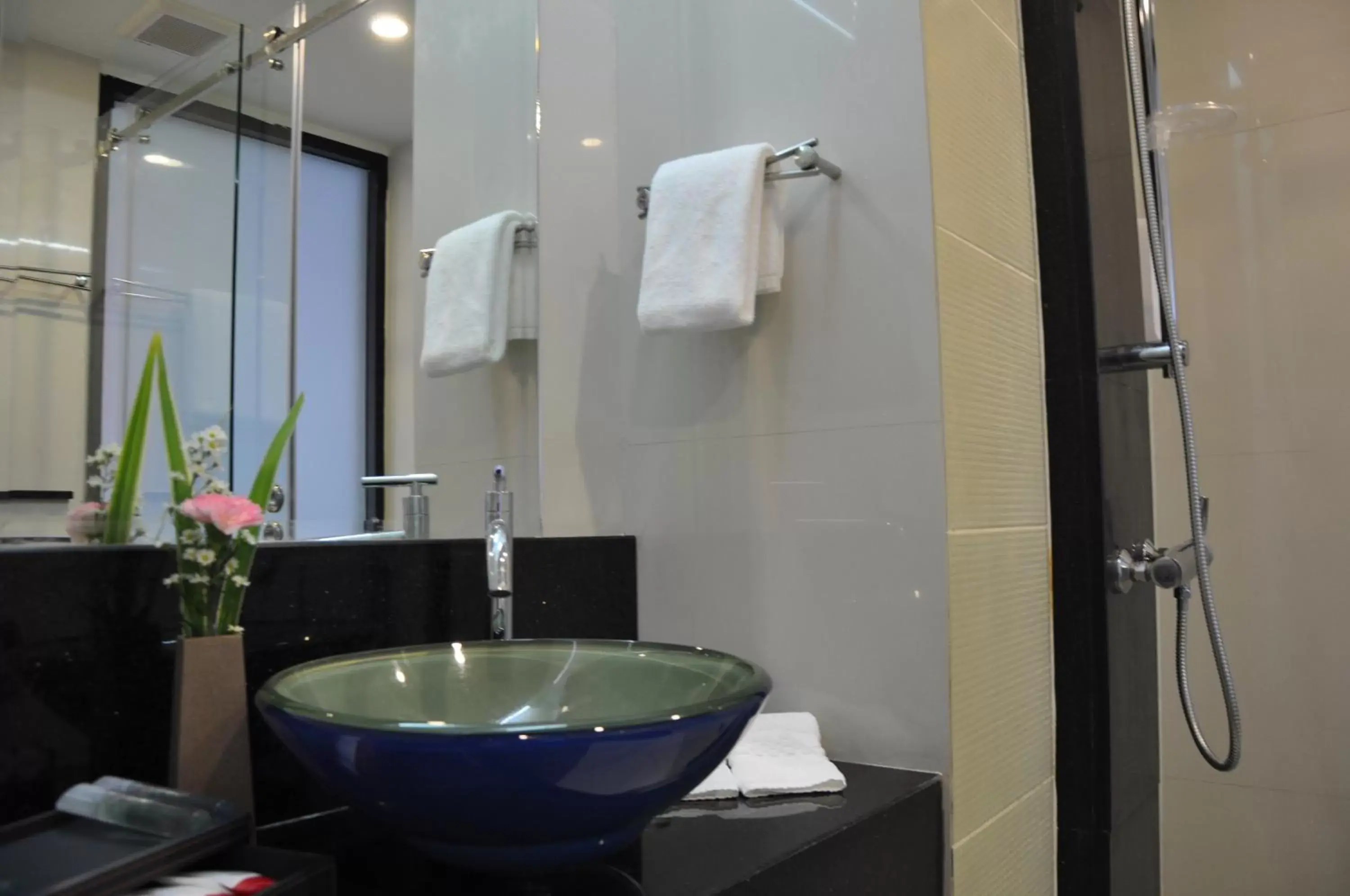 Bathroom in The Gallery At Koh Chang Bathroom in The Gallery At Koh Chang