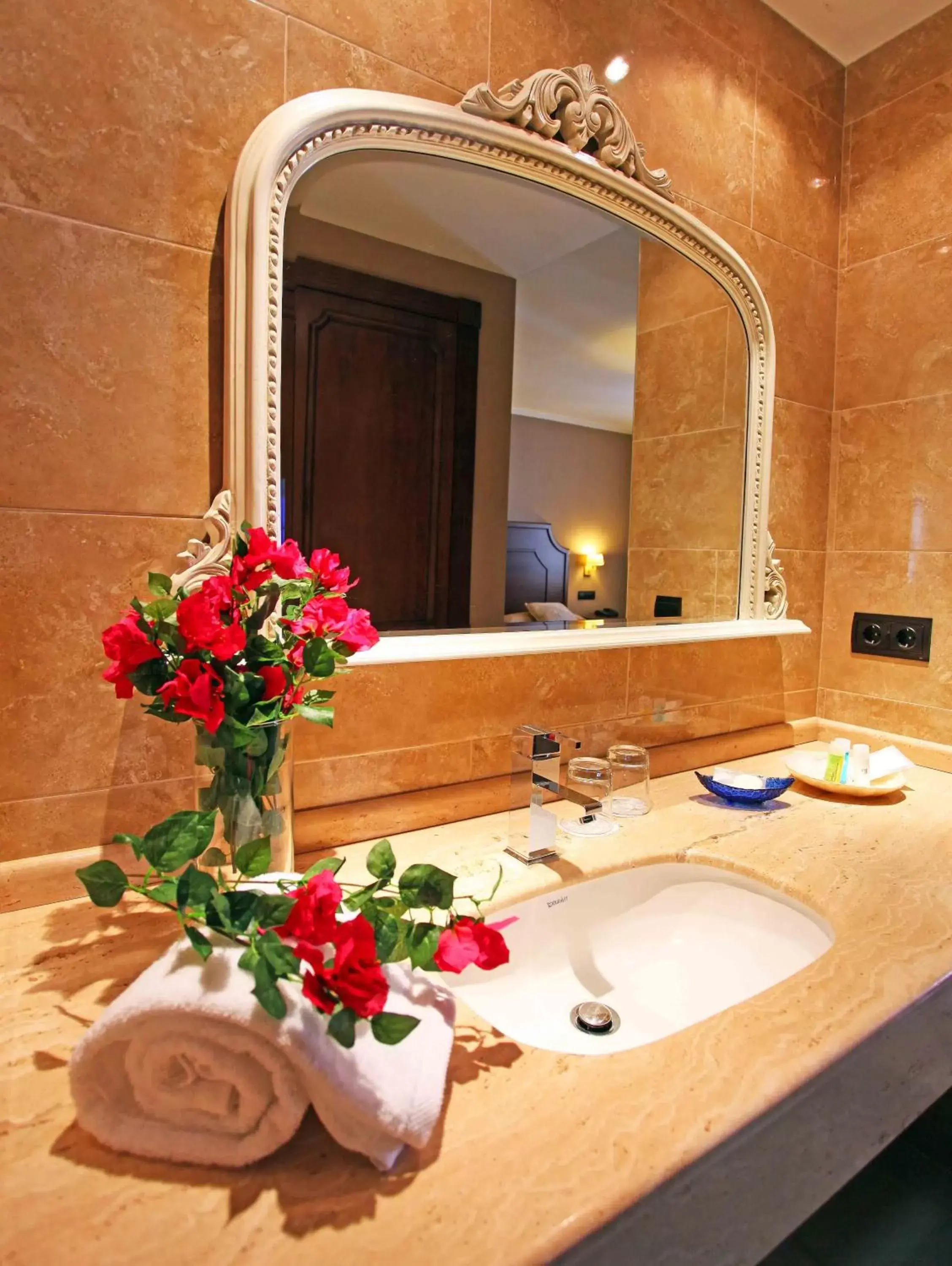 Bathroom in Hotel La Fonda