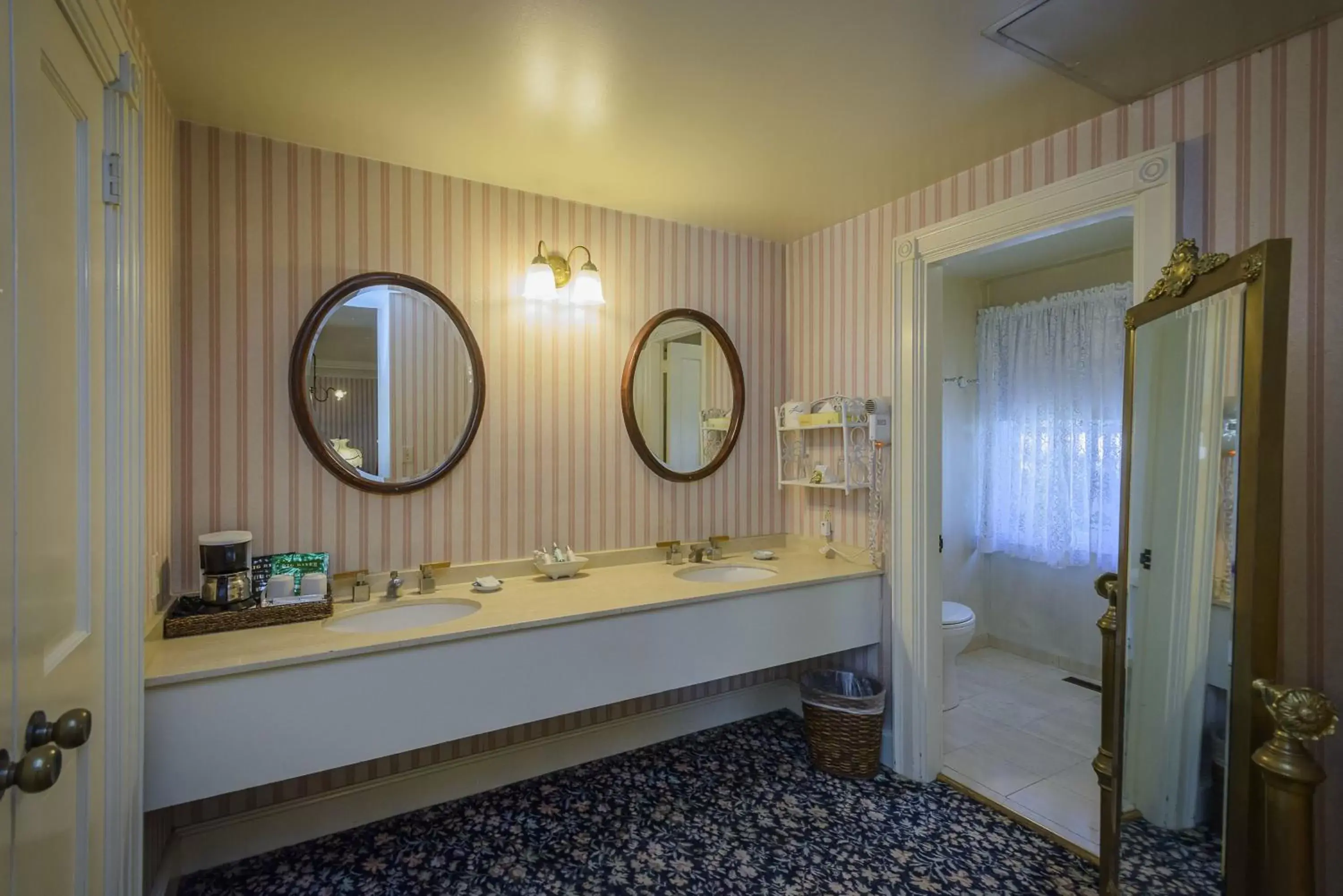 Bathroom in Mendocino Hotel & Garden