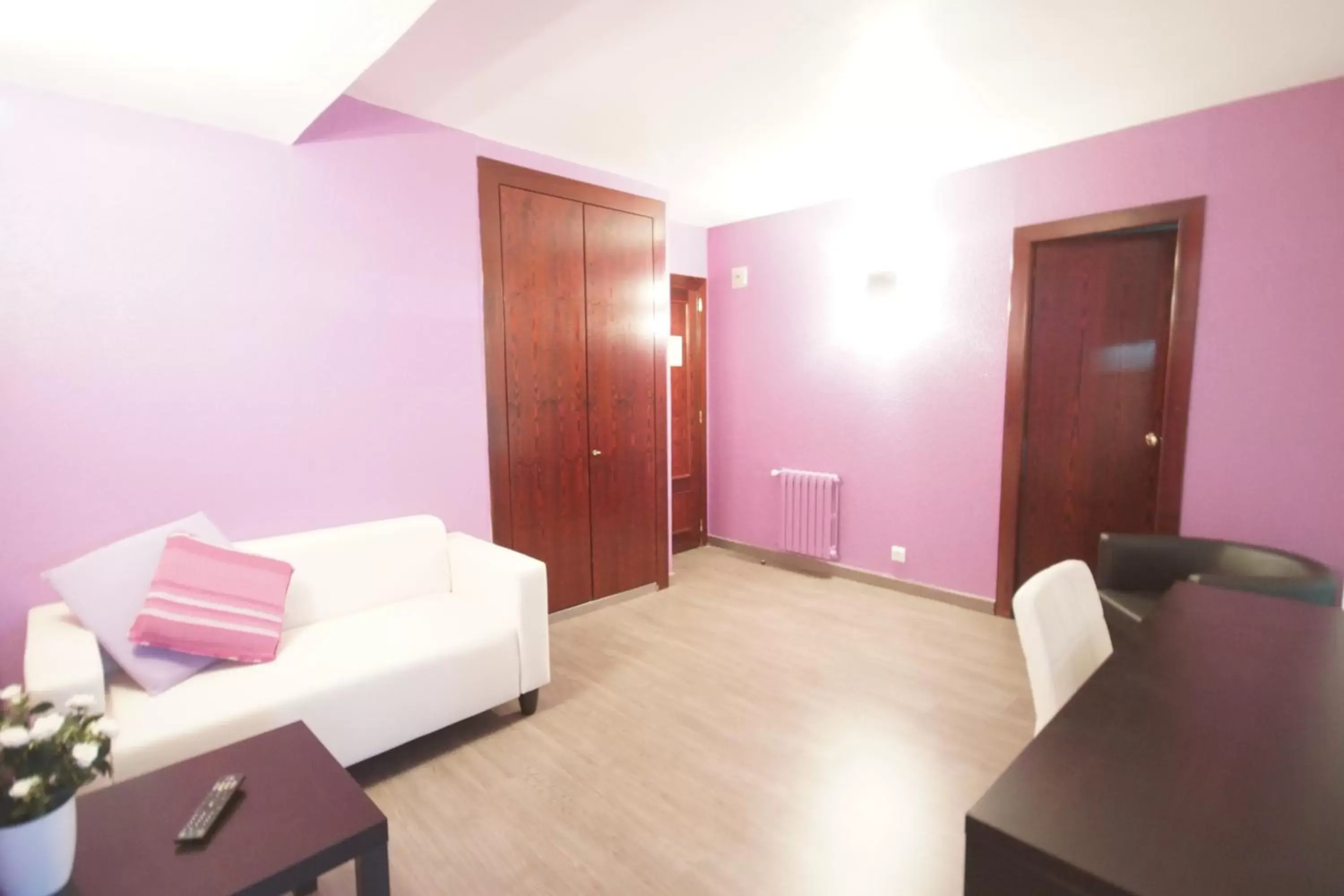 Toilet, Seating Area in Hotel Folch