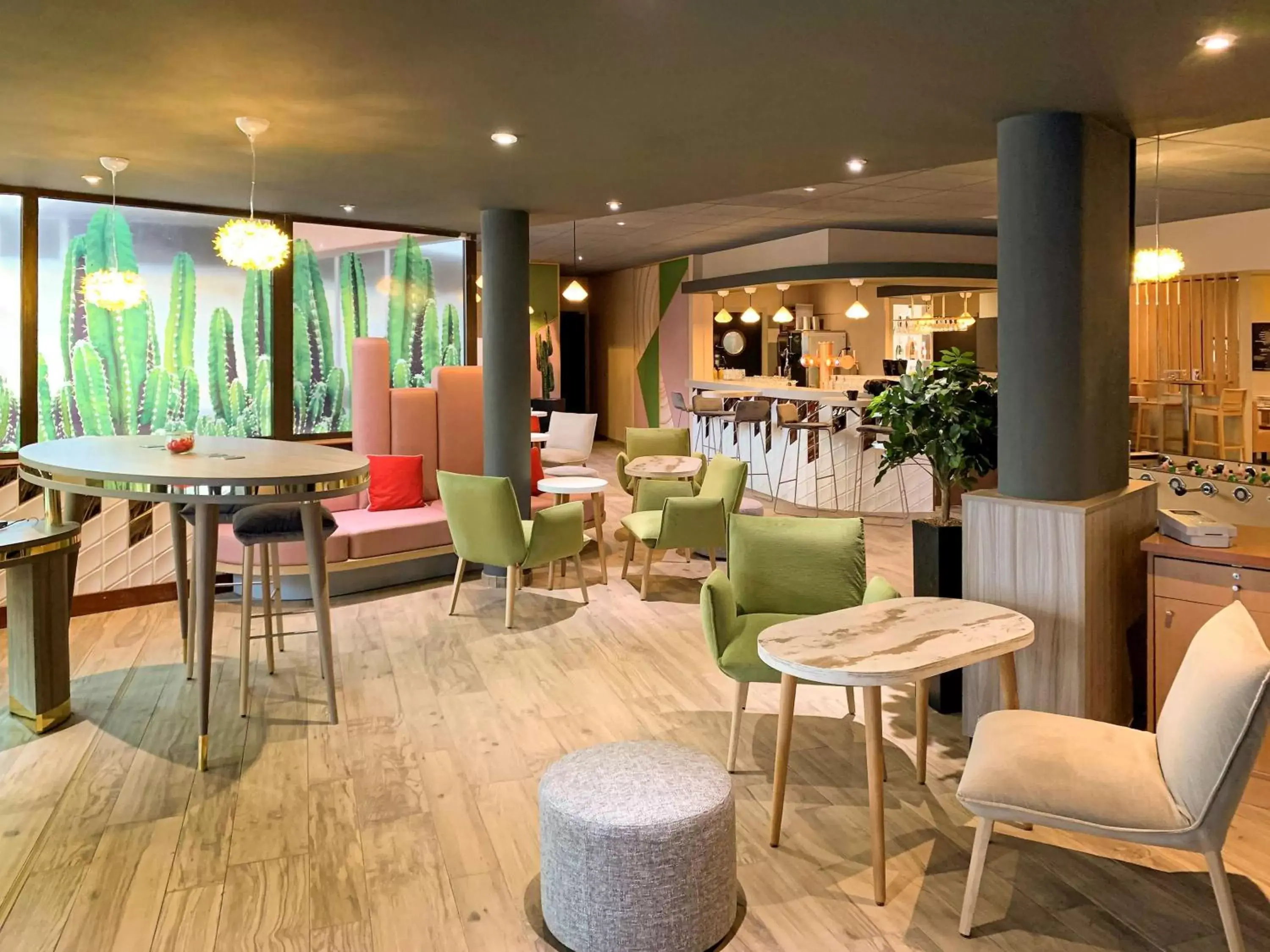 Lounge or bar in ibis Tours Centre Gare