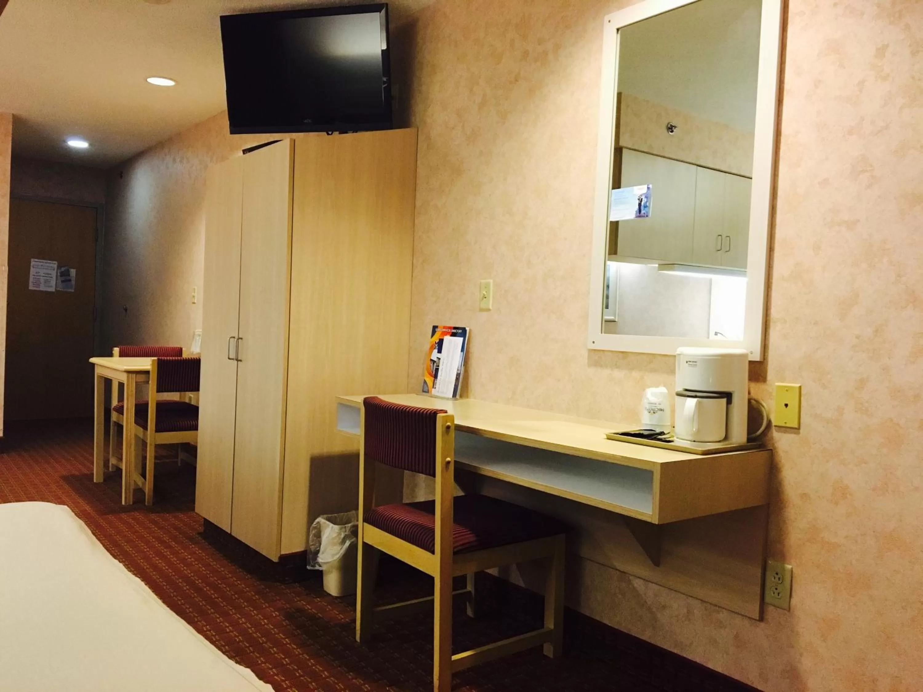 Other, Bed in Microtel Inn & Suites by Wyndham Syracuse Baldwinsville